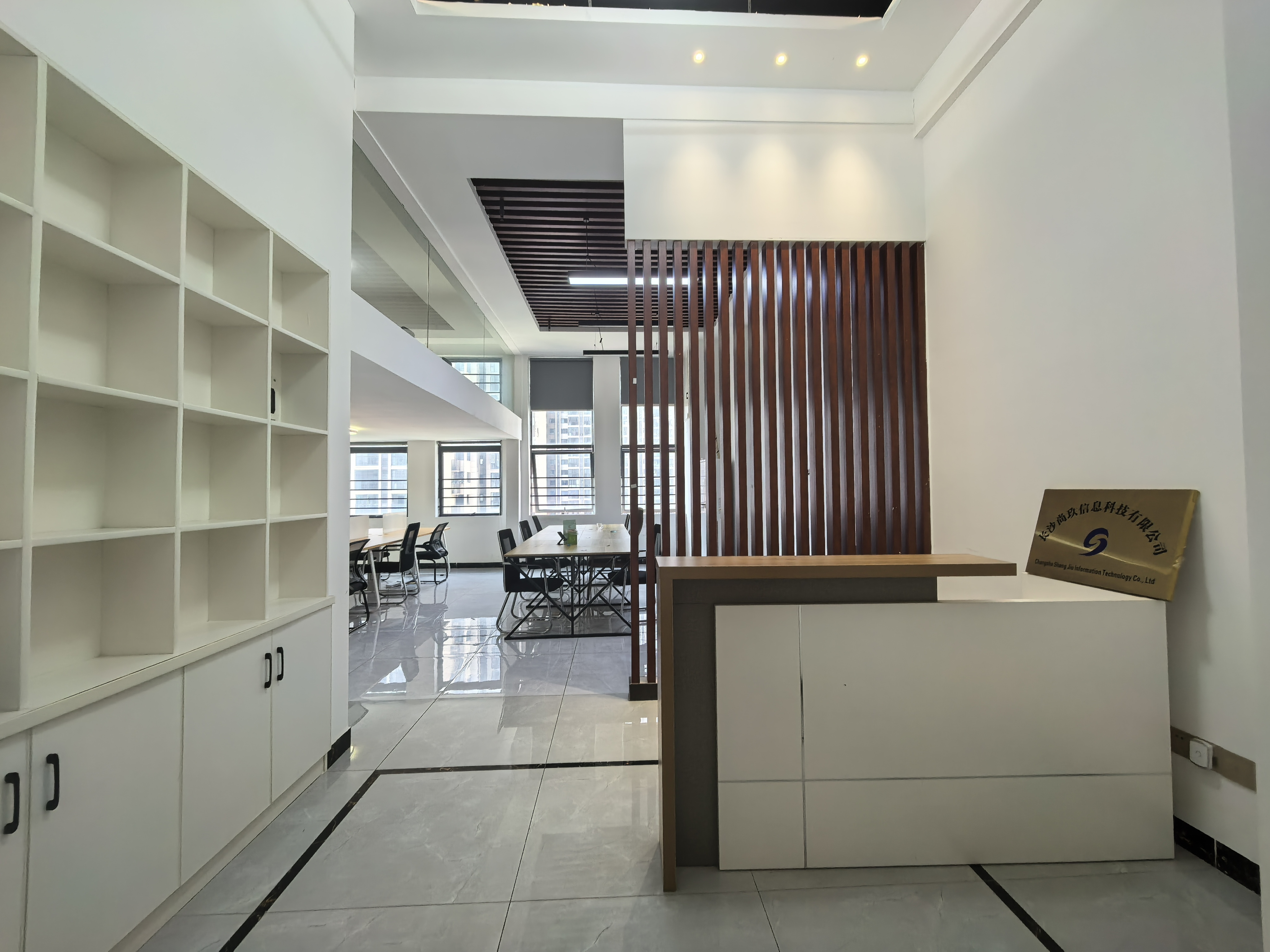 华润置地广场二期 2室2厅1卫 3500.0元/月 华润置地广场二期 2室2厅1卫 3500.0元/月户型图