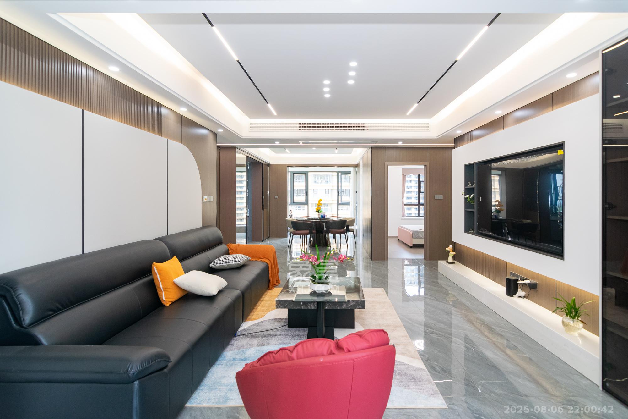 三润城(三润星城) 4室2厅2卫 125.3万 三润城(三润星城) 4室2厅2卫 125.3万客厅