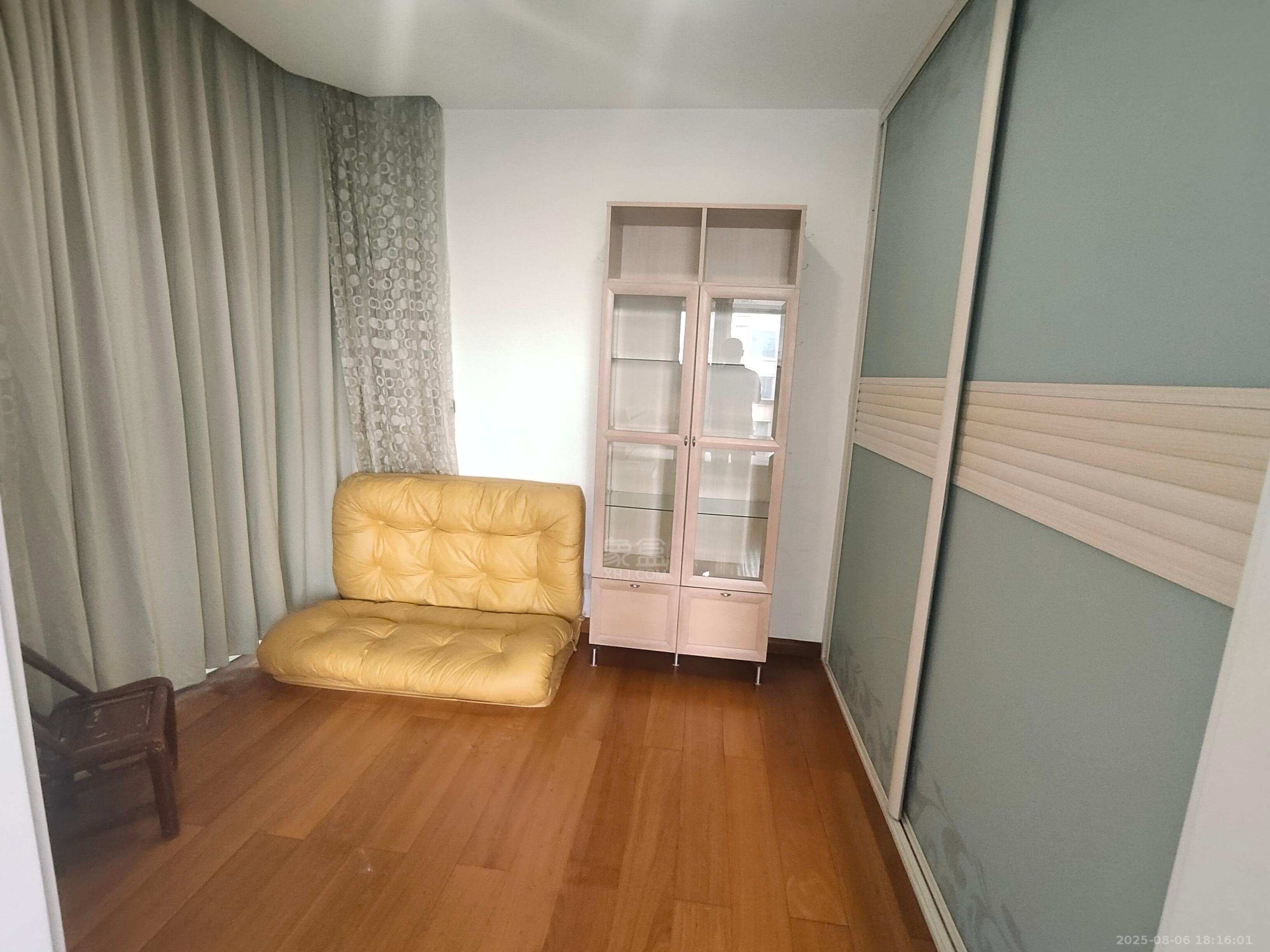 海创明珠花园 4室2厅2卫 3200.0元/月 海创明珠花园 4室2厅2卫 3200.0元/月室内图