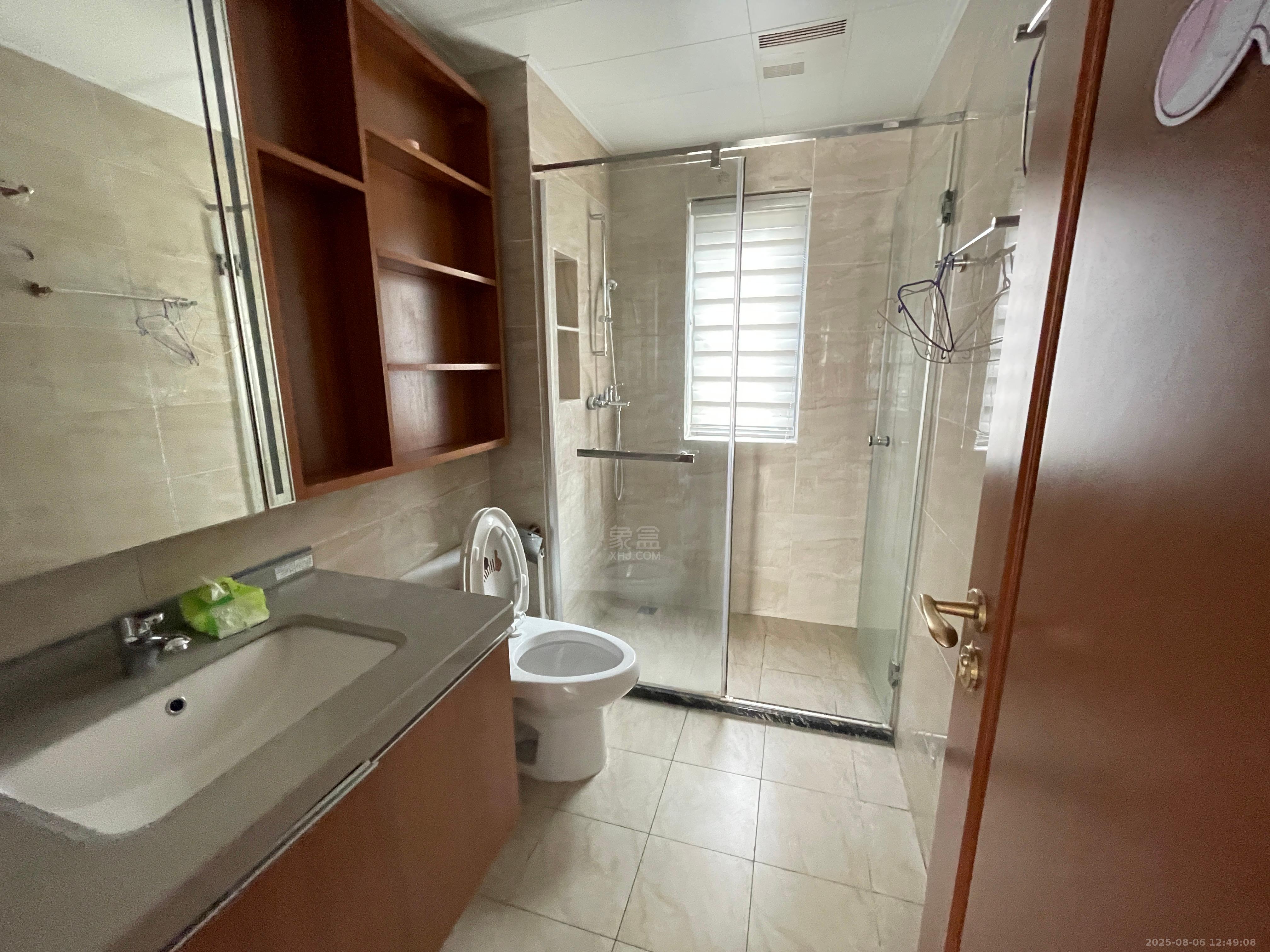 恒大华府 3室2厅2卫 2200.0元/月 恒大华府 3室2厅2卫 2200.0元/月室内图