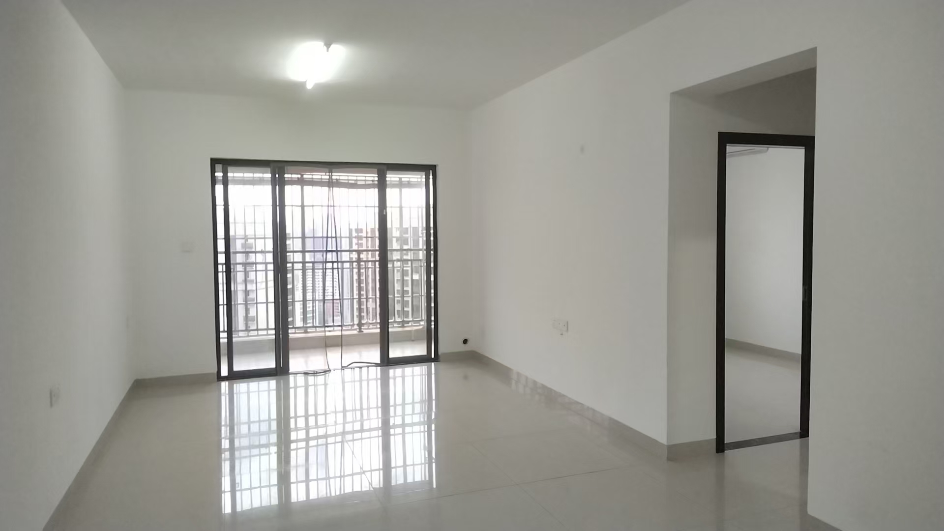 滨海新城Z01地块(八灶新城) 3室2厅2卫 2600.0元/月 滨海新城Z01地块(八灶新城) 3室2厅2卫 2600.0元/月室内图