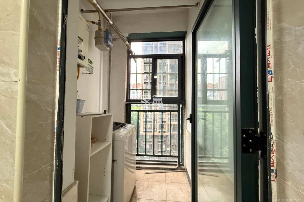 凯轩云顶  1室1厅1卫    1300.0元/月 凯轩云顶  1室1厅1卫    1300.0元/月室内图