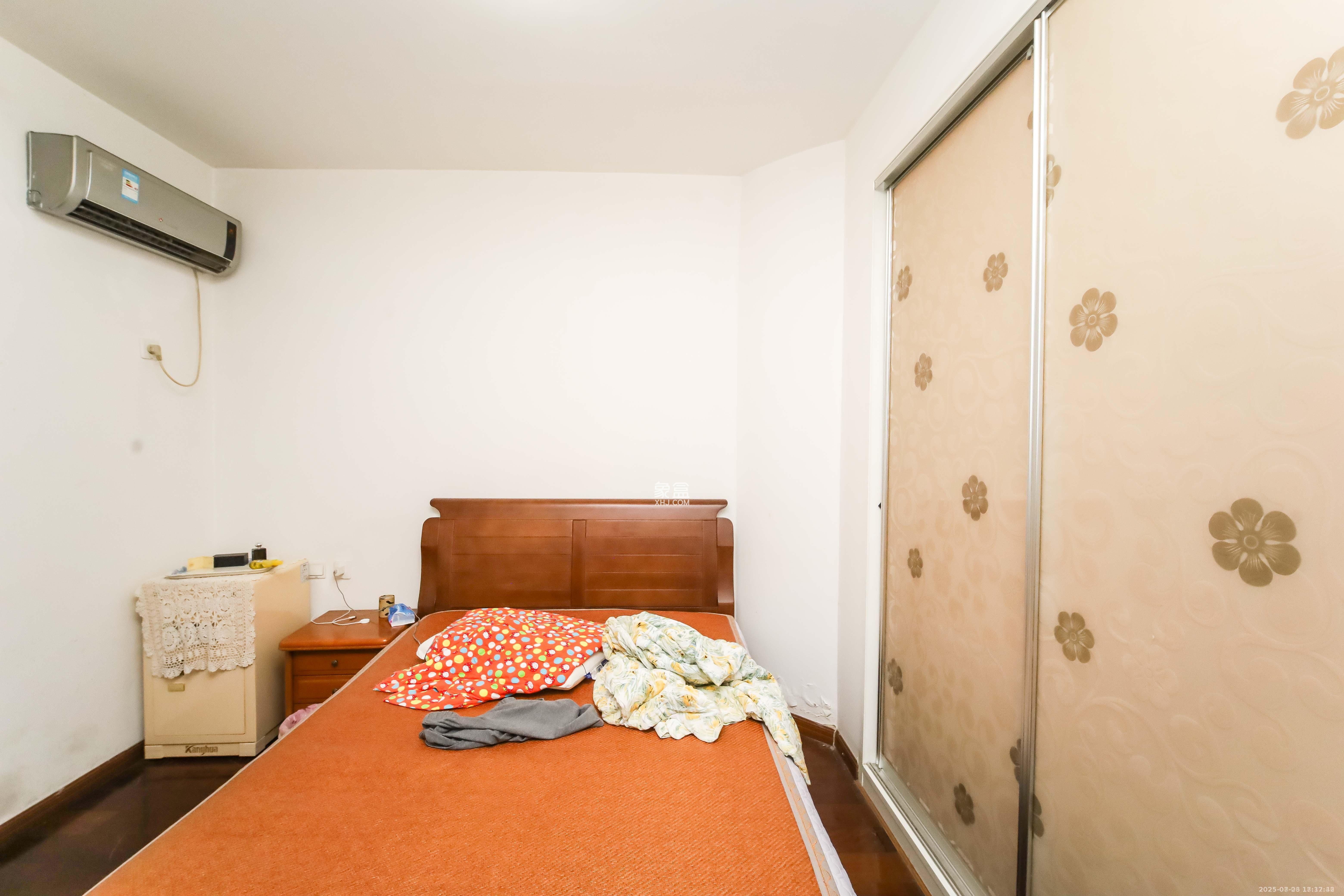 山水华景  3室2厅2卫   2800.00元/月室内图