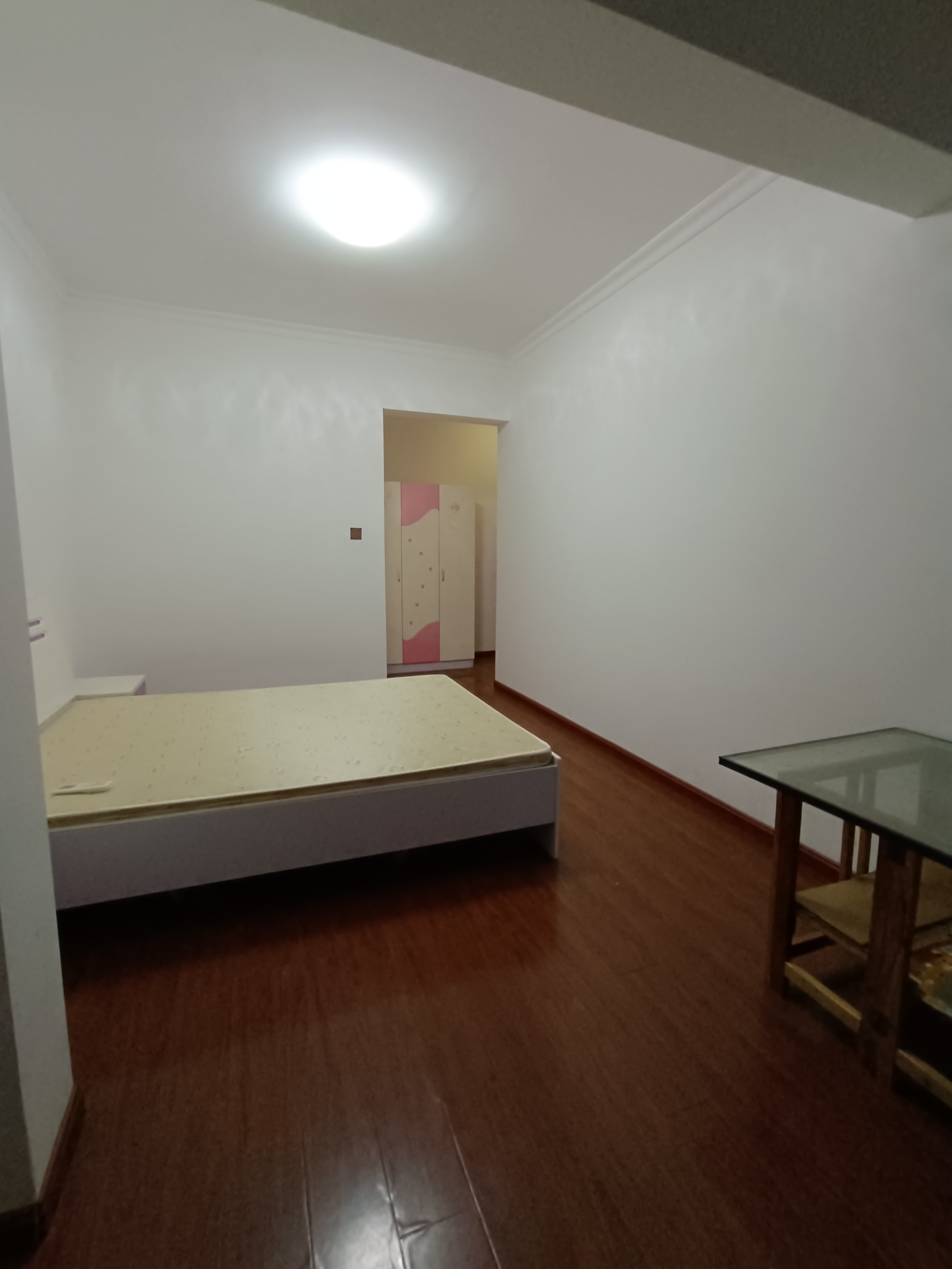 逸臣中央  1室0厅0卫   1700.00元/月室内图