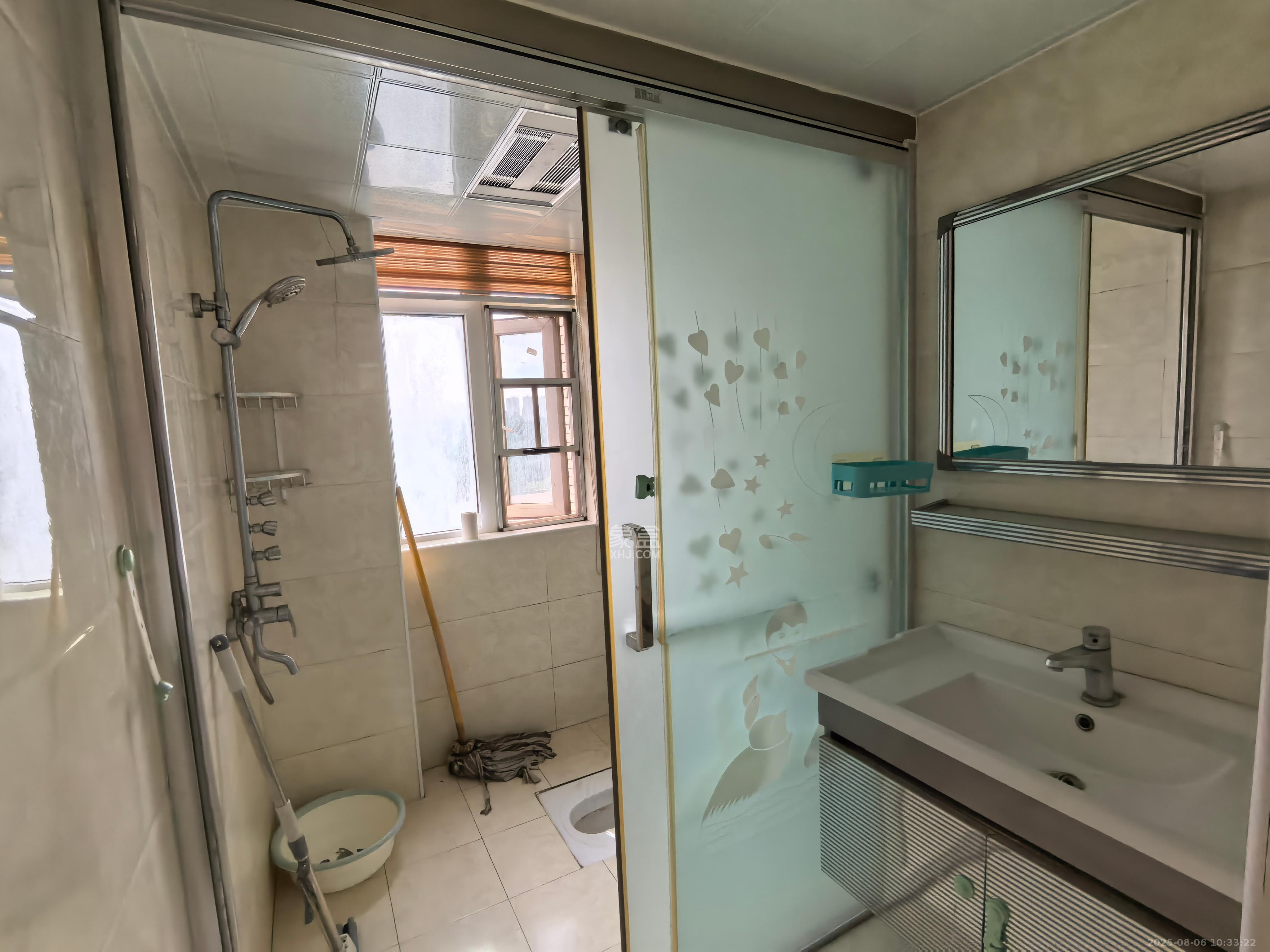 美利新世界 2室2厅1卫 2000.0元/月 美利新世界 2室2厅1卫 2000.0元/月室内图