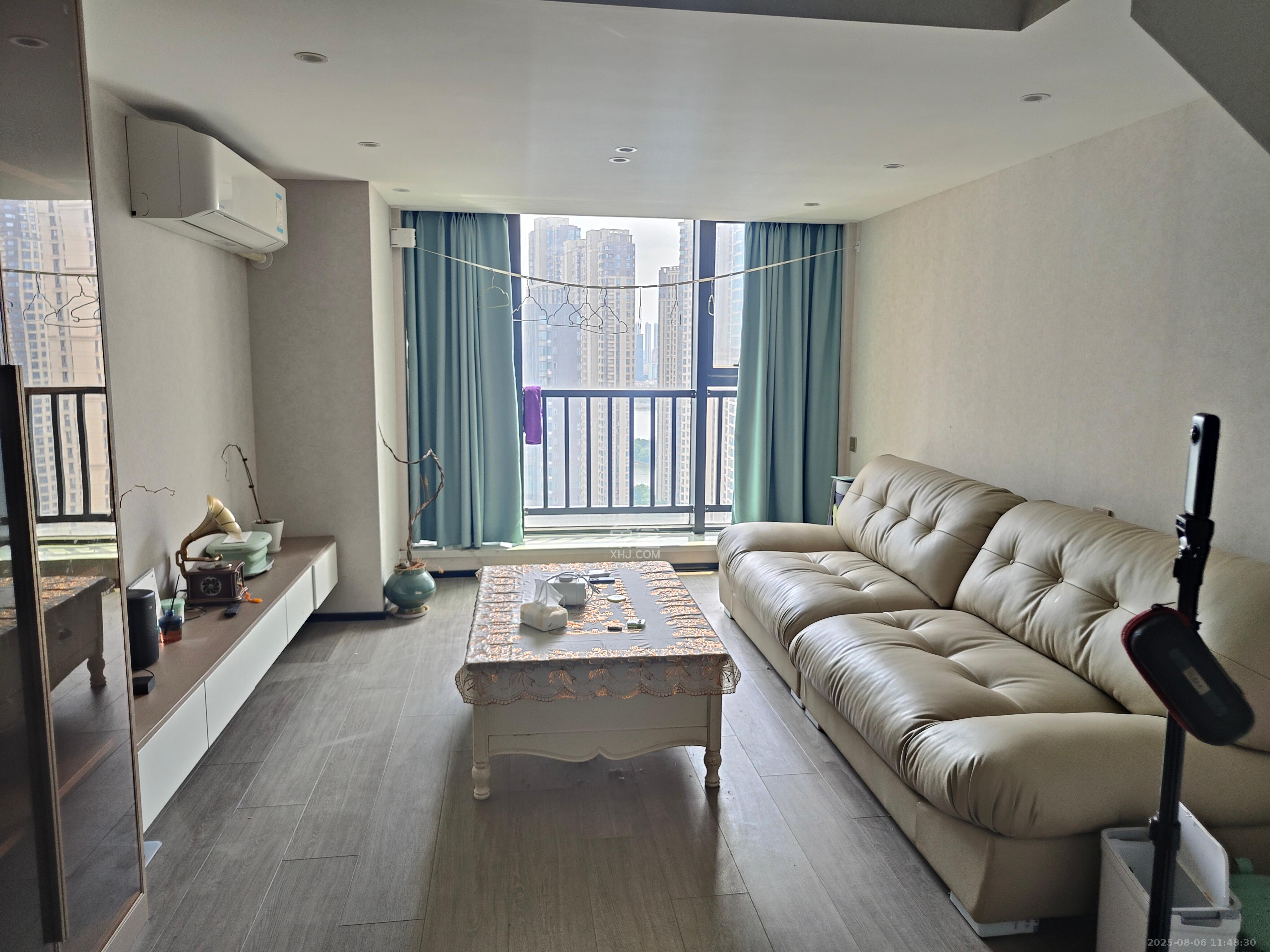 中一鲲出(鲲鹏府) 2室1厅1卫 2800.0元/月 中一鲲出(鲲鹏府) 2室1厅1卫 2800.0元/月室内图