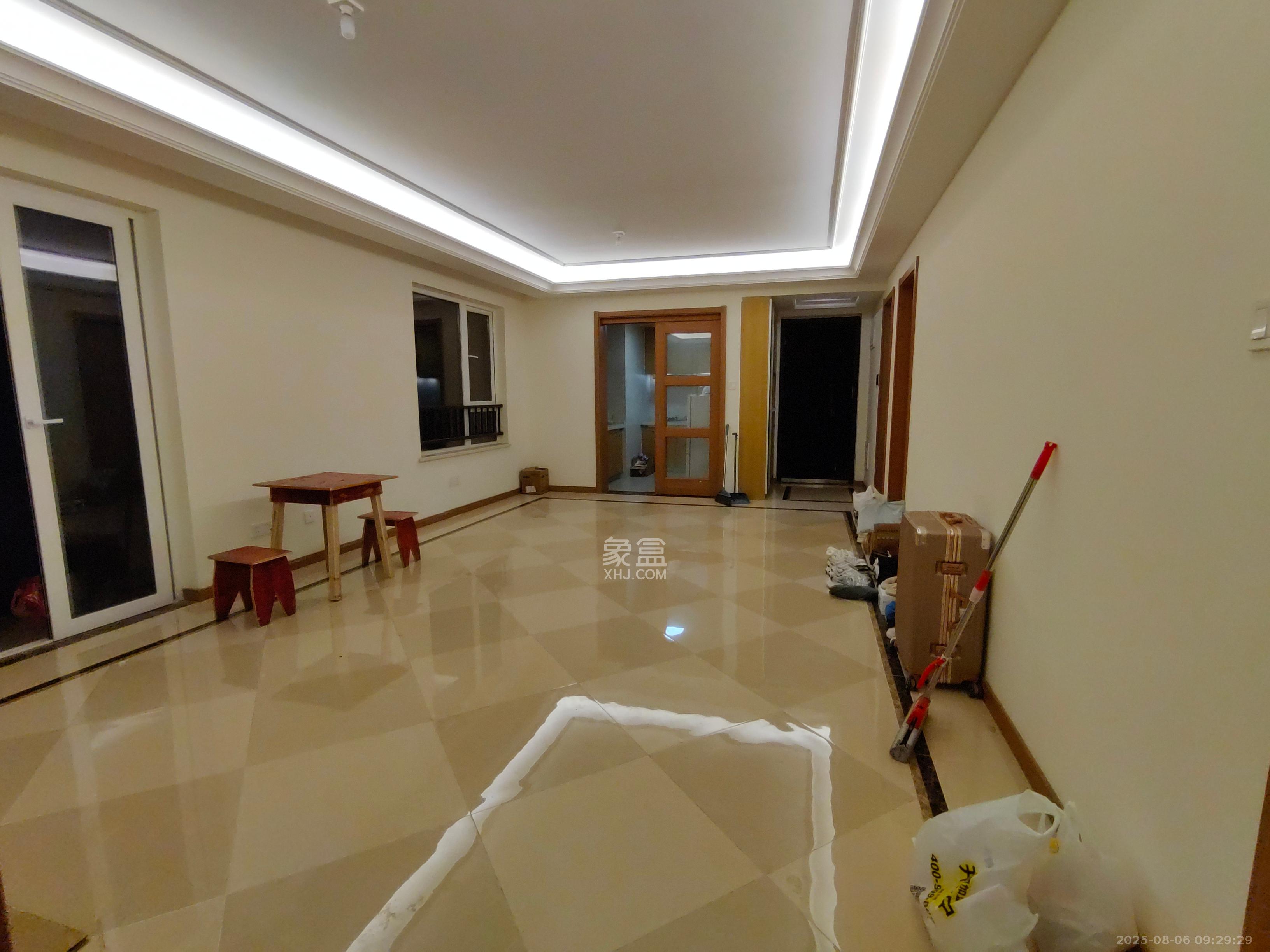 金科集美天辰  3室2厅2卫   2300.00元/月室内图