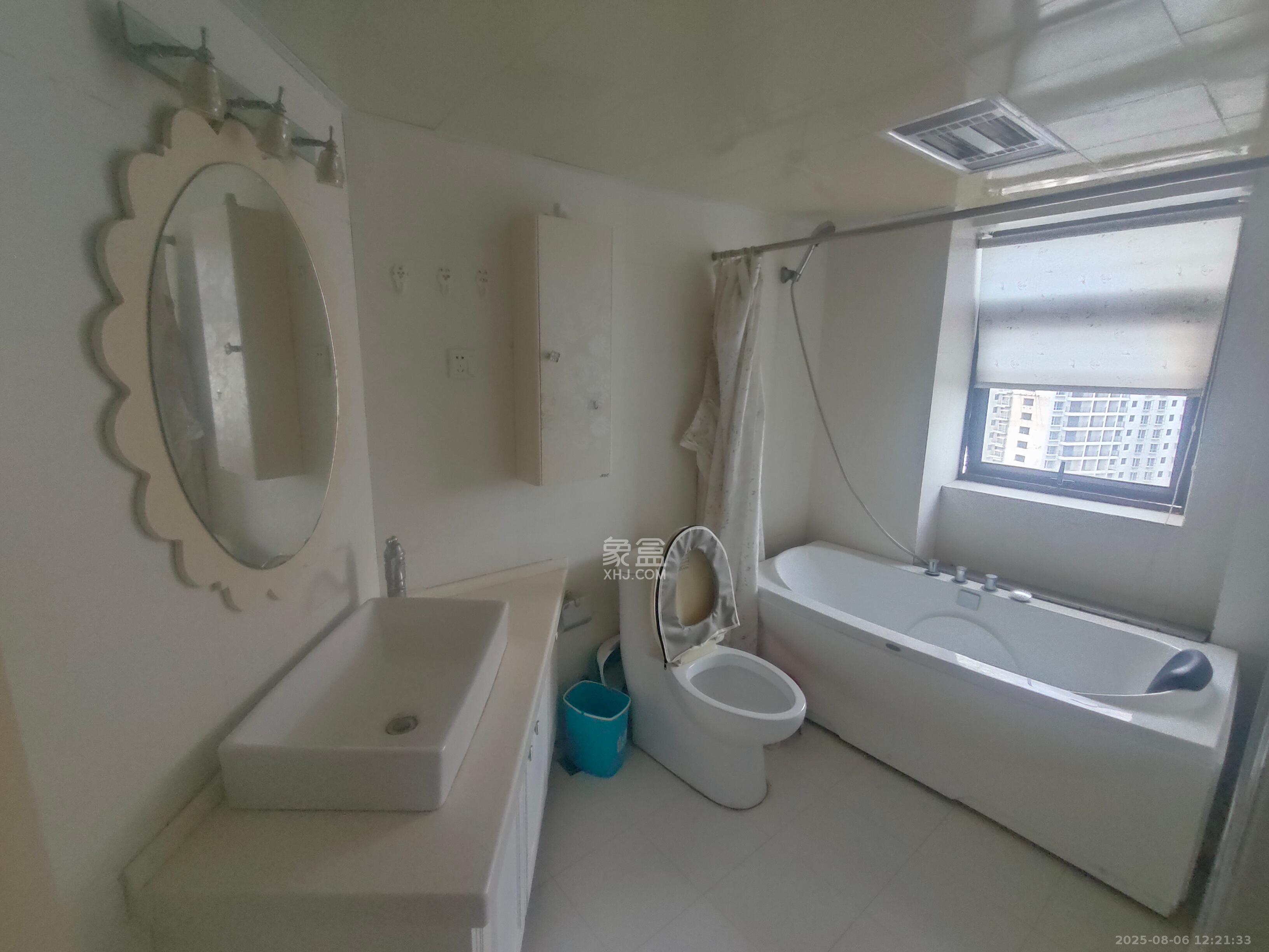 上东辛顿公寓 3室2厅2卫 2600.0元/月 上东辛顿公寓 3室2厅2卫 2600.0元/月室内图