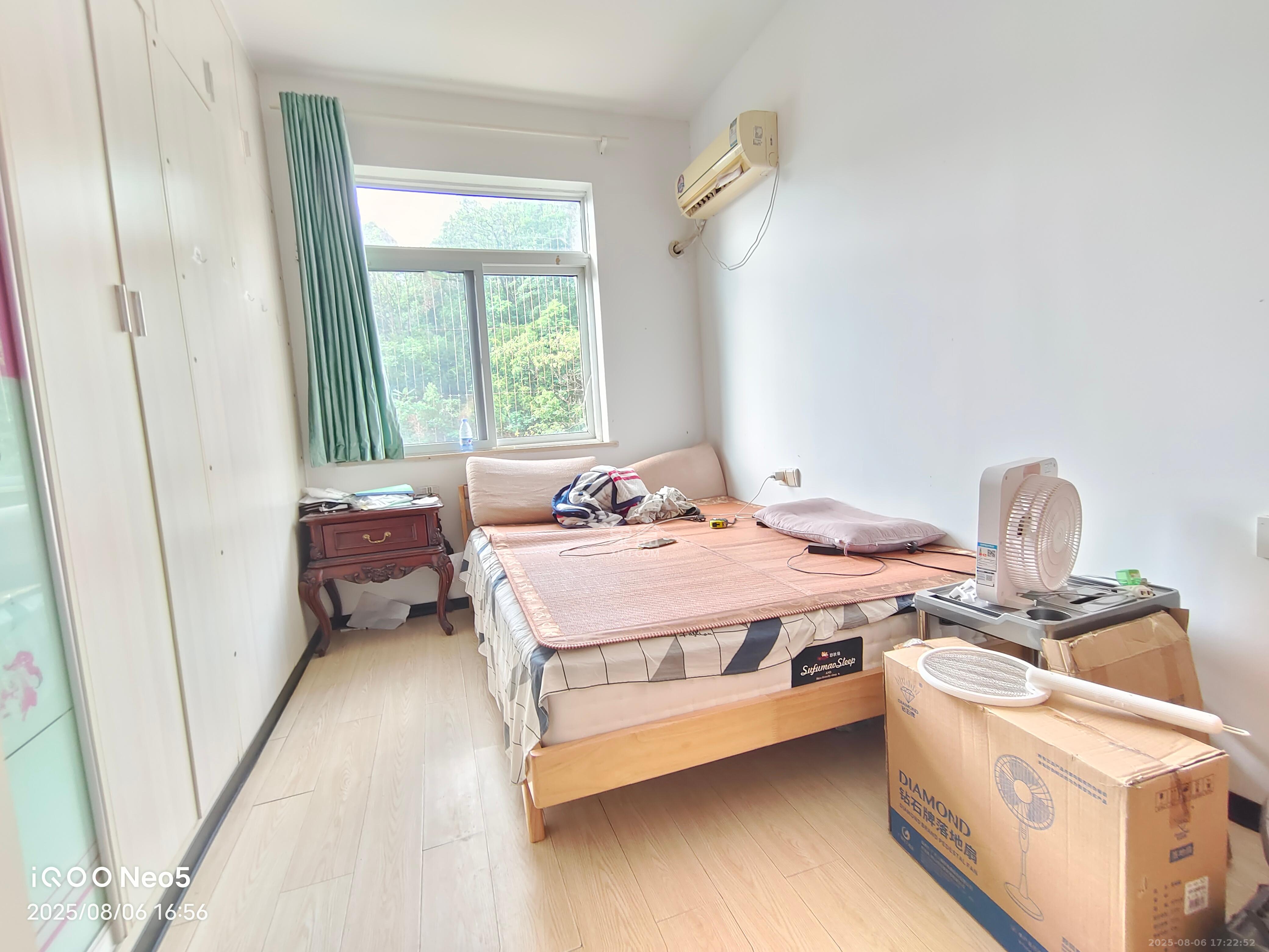 鄱阳小区  3室2厅2卫    1900.0元/月 鄱阳小区  3室2厅2卫    1900.0元/月室内图