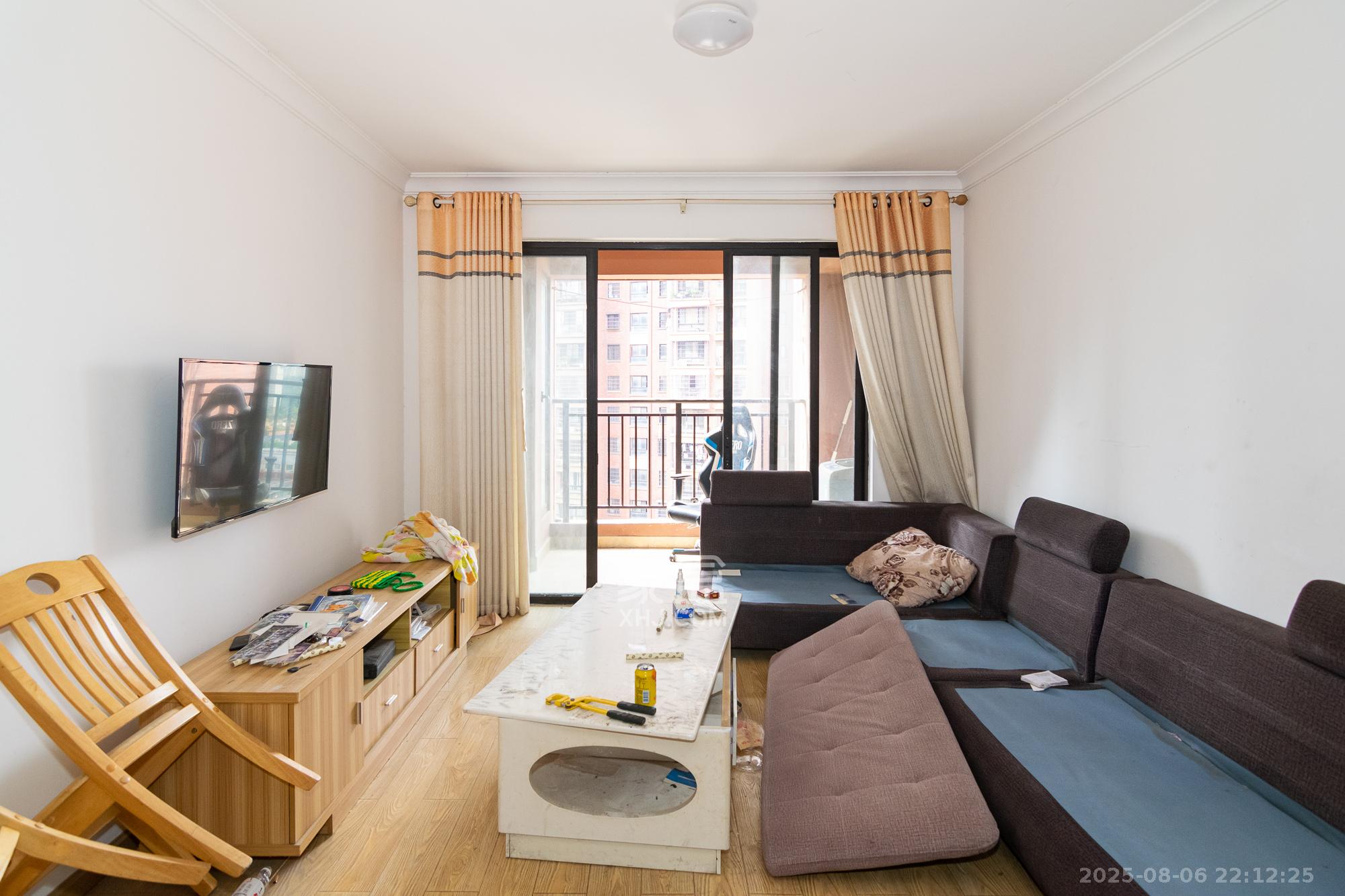 新城国际花都 3室2厅1卫 63.8万 新城国际花都 3室2厅1卫 63.8万客厅