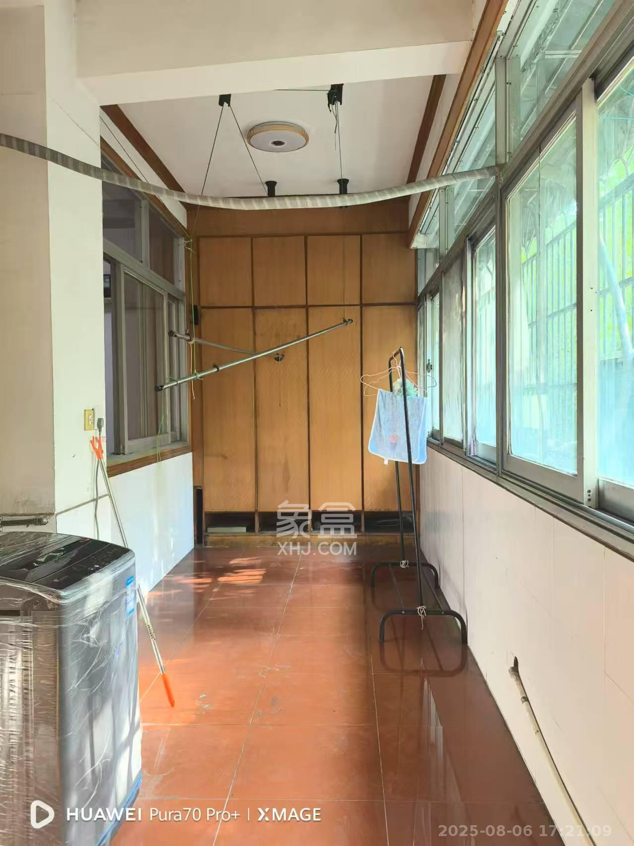 雨花区检察院宿舍  4室2厅2卫    2100.0元/月 雨花区检察院宿舍  4室2厅2卫    2100.0元/月室内图