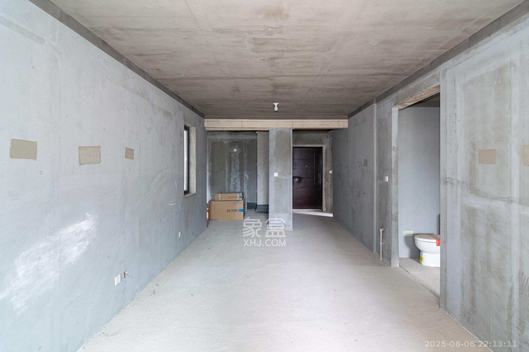 中交凤鸣九章  3室2厅2卫    85.0万客厅