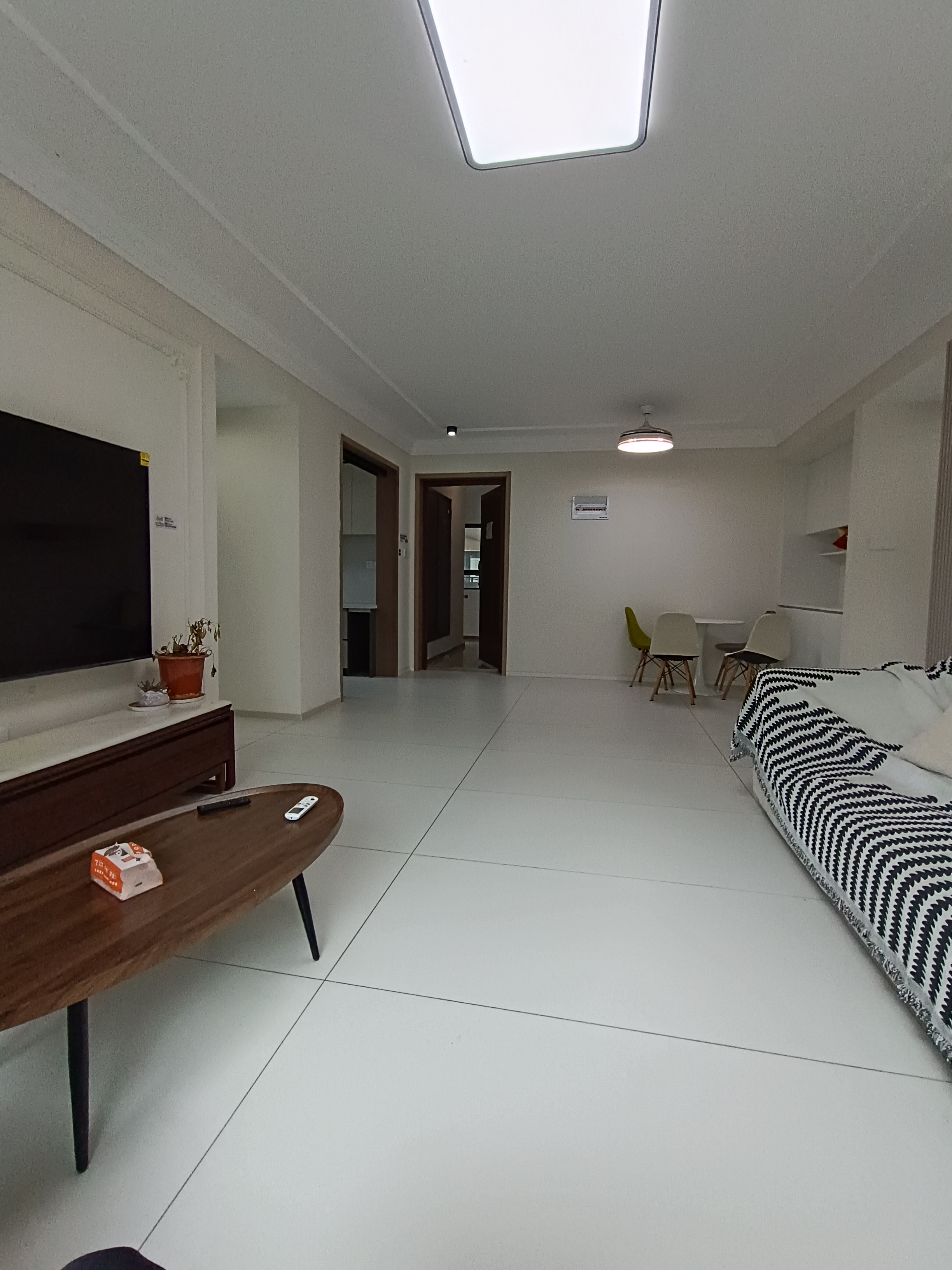 荣盛花语书苑 3室2厅1卫 2200.0元/月 荣盛花语书苑 3室2厅1卫 2200.0元/月室内图