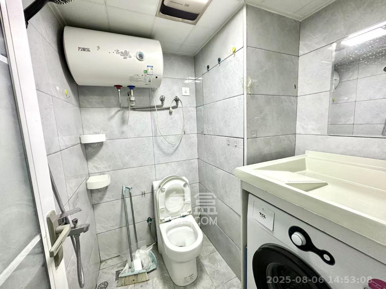 裕天国际商汇中心 1室1厅1卫 1600.0元/月 裕天国际商汇中心 1室1厅1卫 1600.0元/月室内图