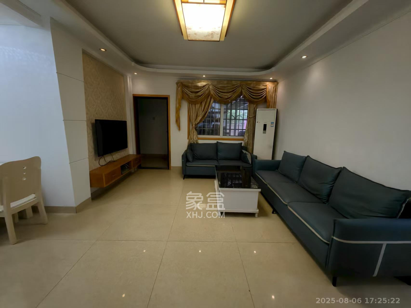 麓谷锦和园 3室2厅1卫 2200.0元/月 麓谷锦和园 3室2厅1卫 2200.0元/月室内图