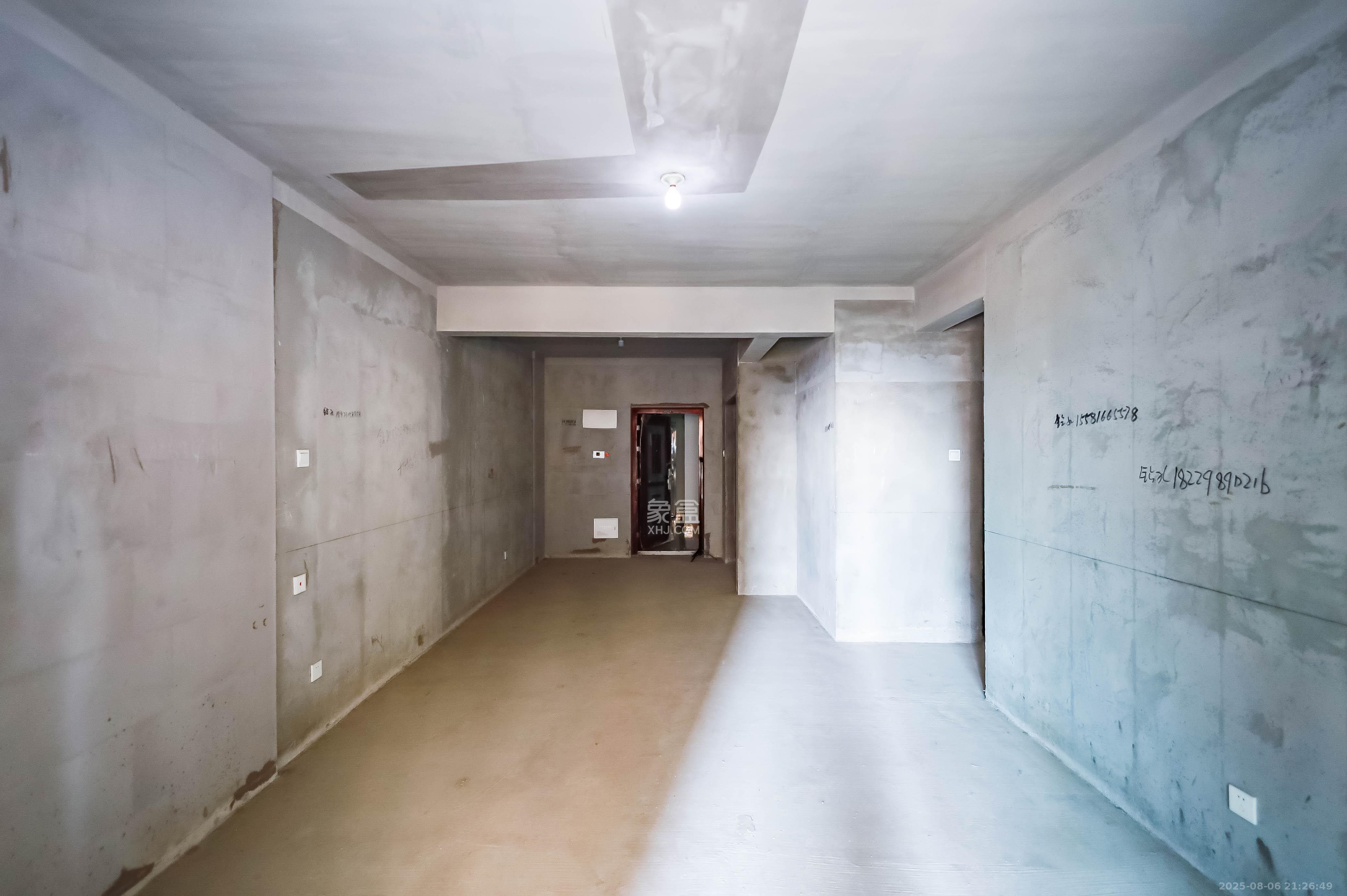 奥克斯缔壹城  3室2厅2卫    86.8万客厅