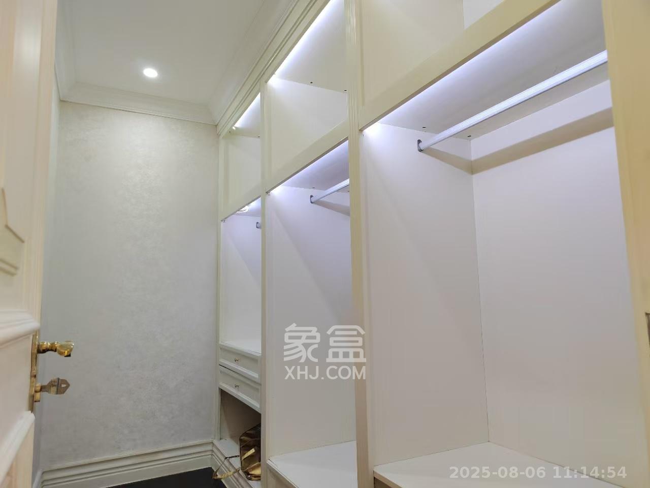 万达公馆  4室2厅3卫   9000.00元/月户型图