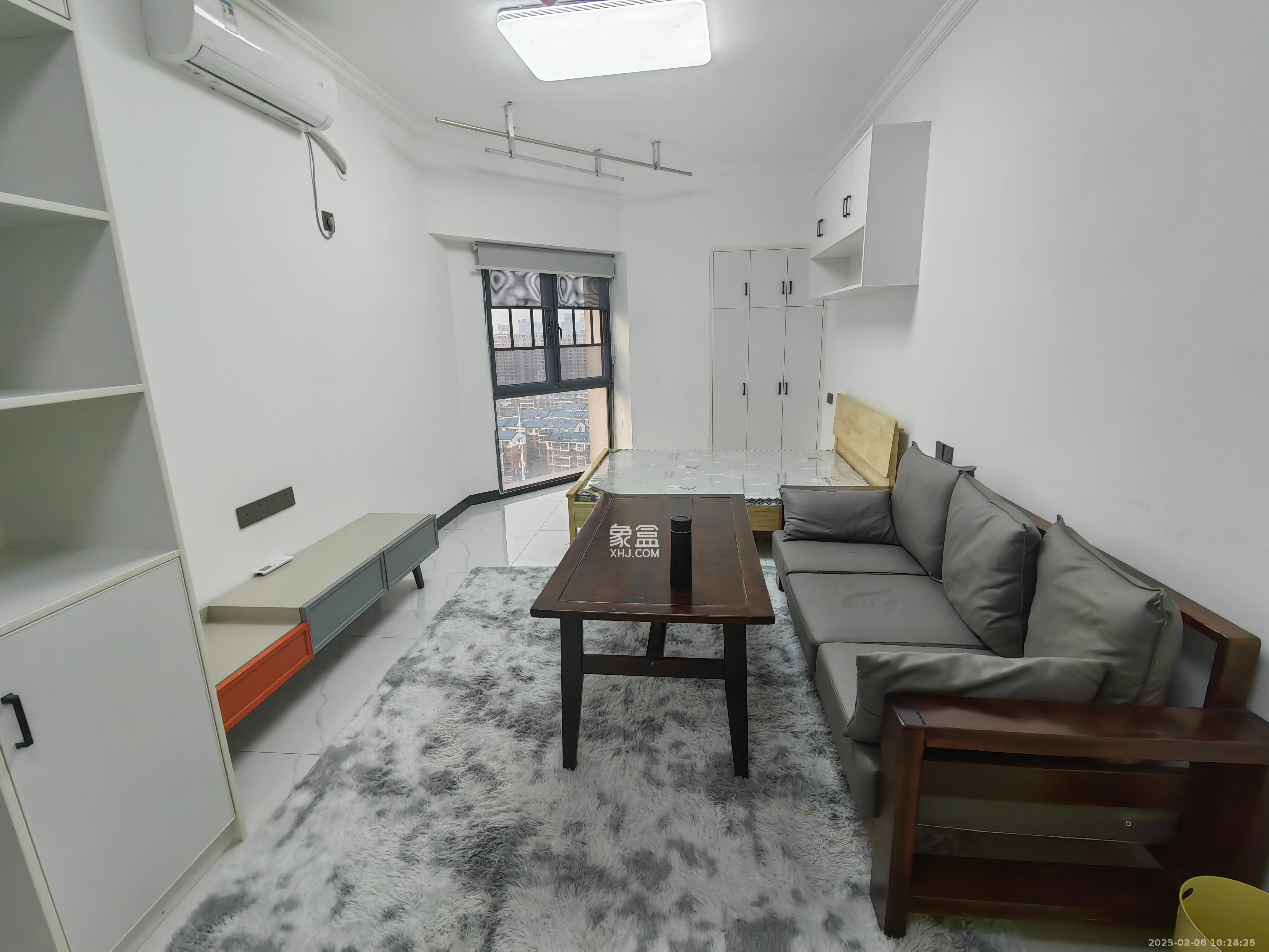 绿洲花园  1室1厅1卫    1800.0元/月室内图