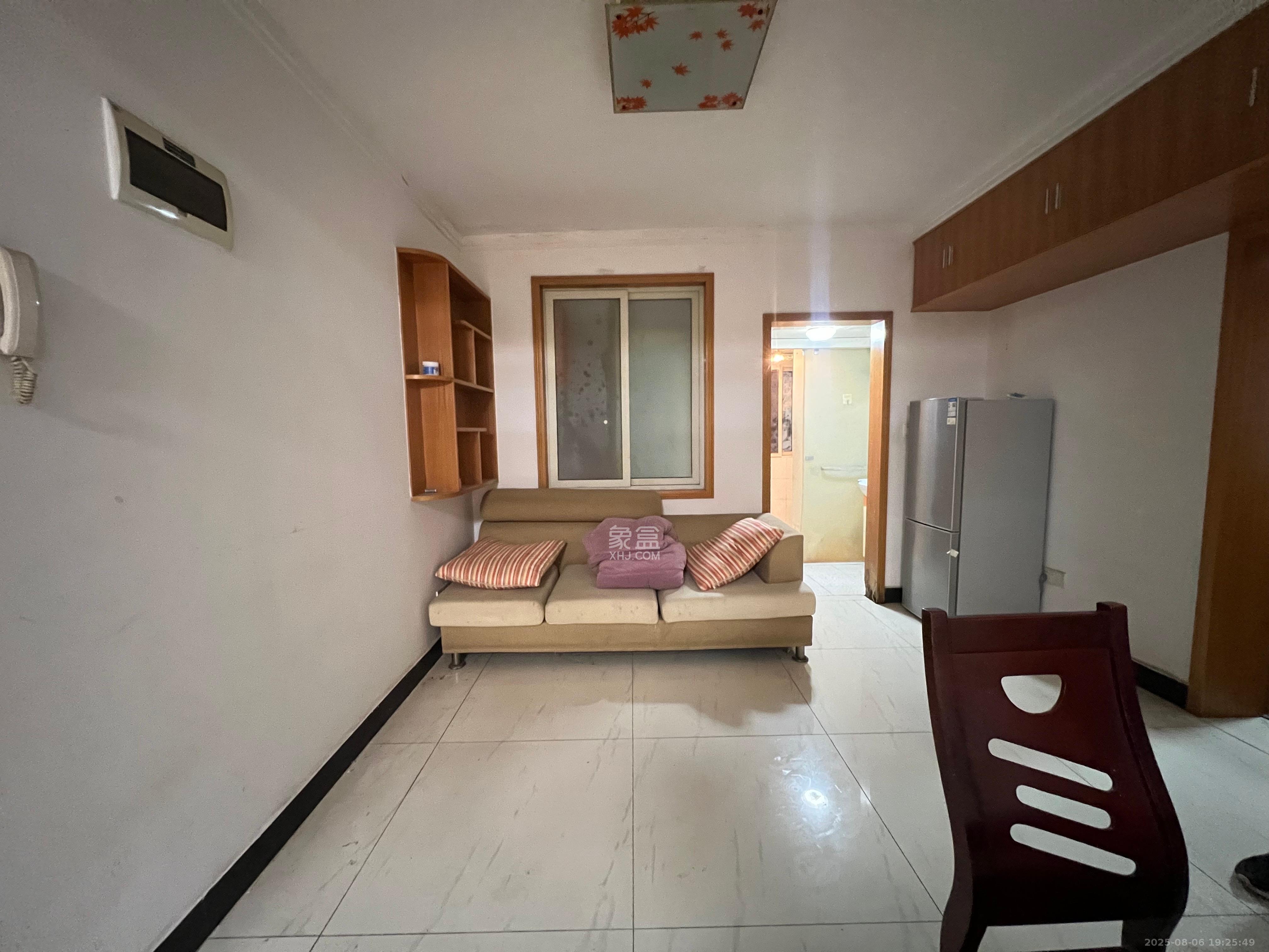 德润园 3室2厅1卫 2200.0元/月 德润园 3室2厅1卫 2200.0元/月室内图