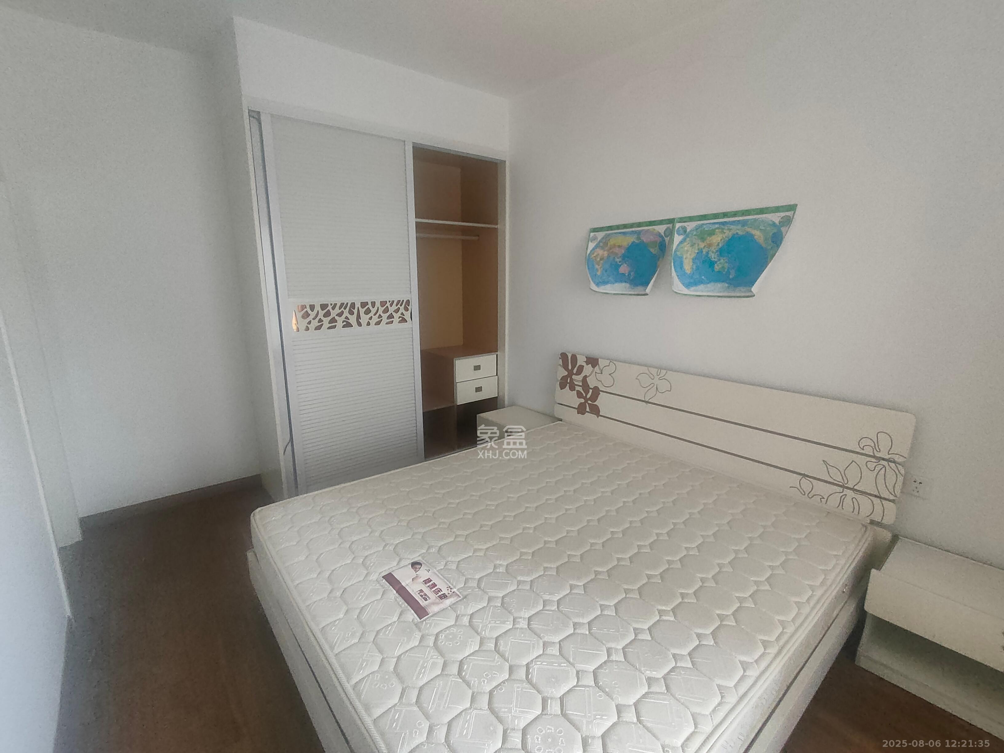 上东辛顿公寓 3室2厅2卫 2600.0元/月 上东辛顿公寓 3室2厅2卫 2600.0元/月室内图