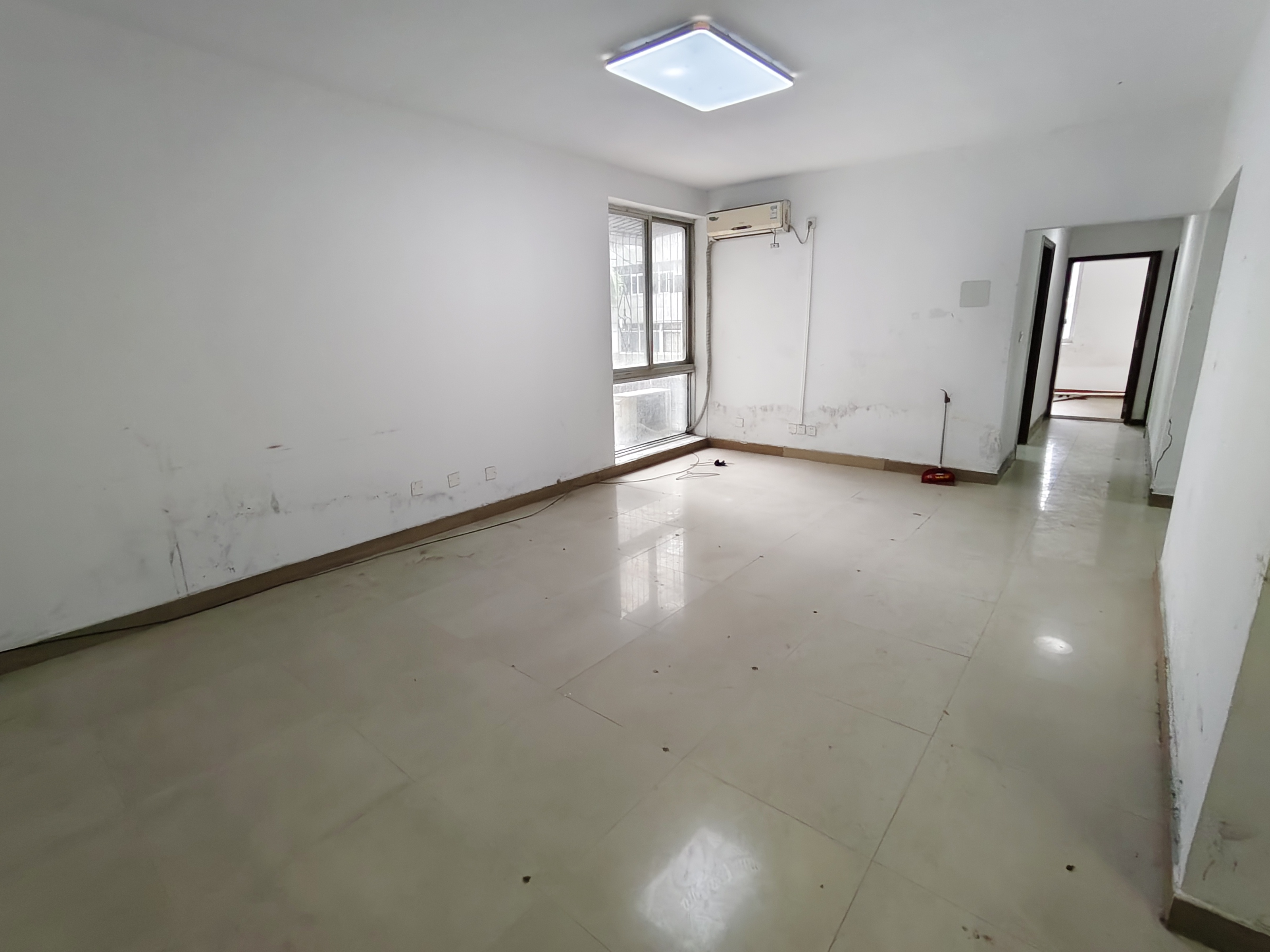 九都大厦 3室2厅2卫 2800.0元/月 九都大厦 3室2厅2卫 2800.0元/月室内图