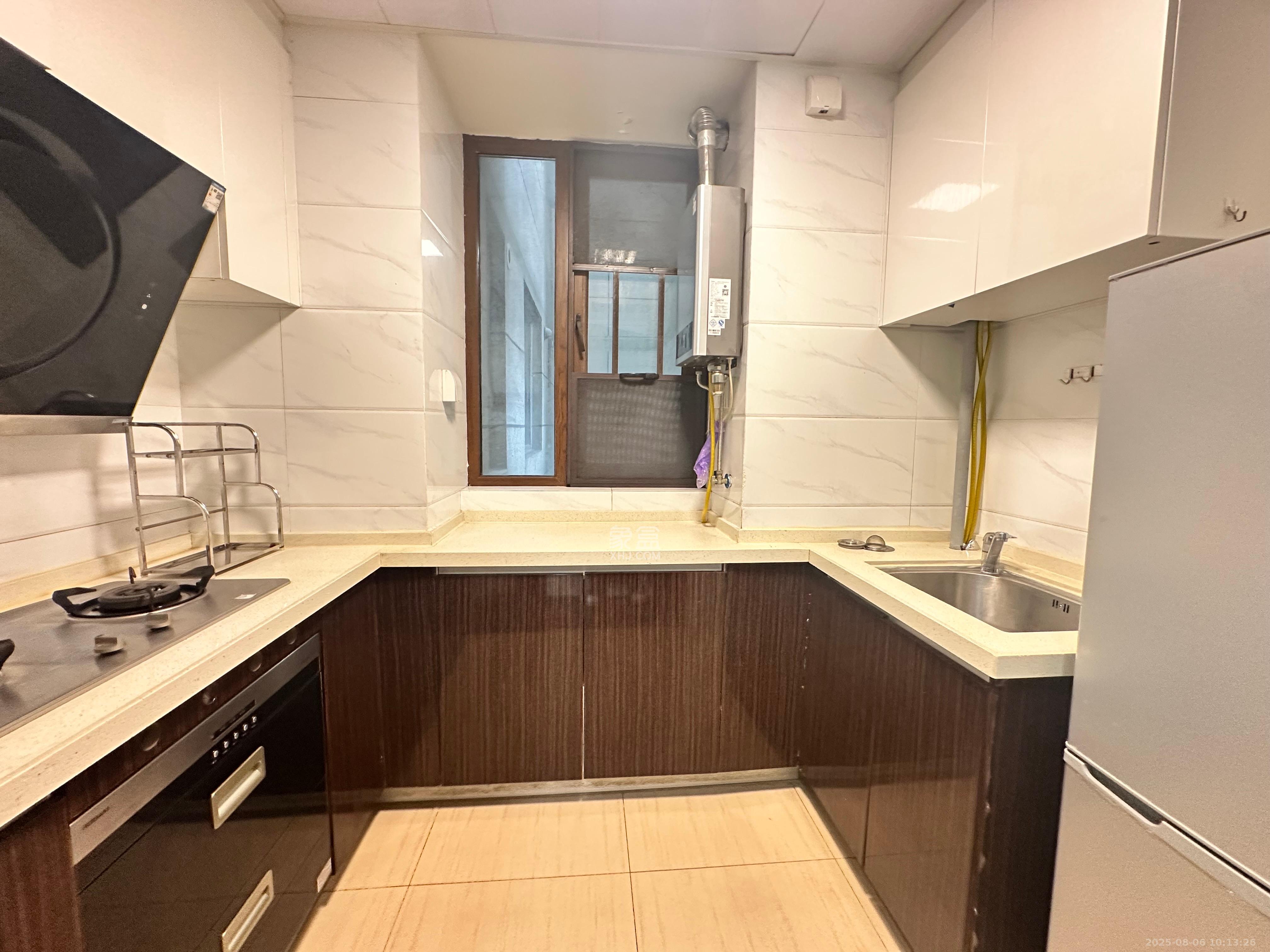 碧桂园中央花园 3室2厅2卫 2100.0元/月 碧桂园中央花园 3室2厅2卫 2100.0元/月室内图