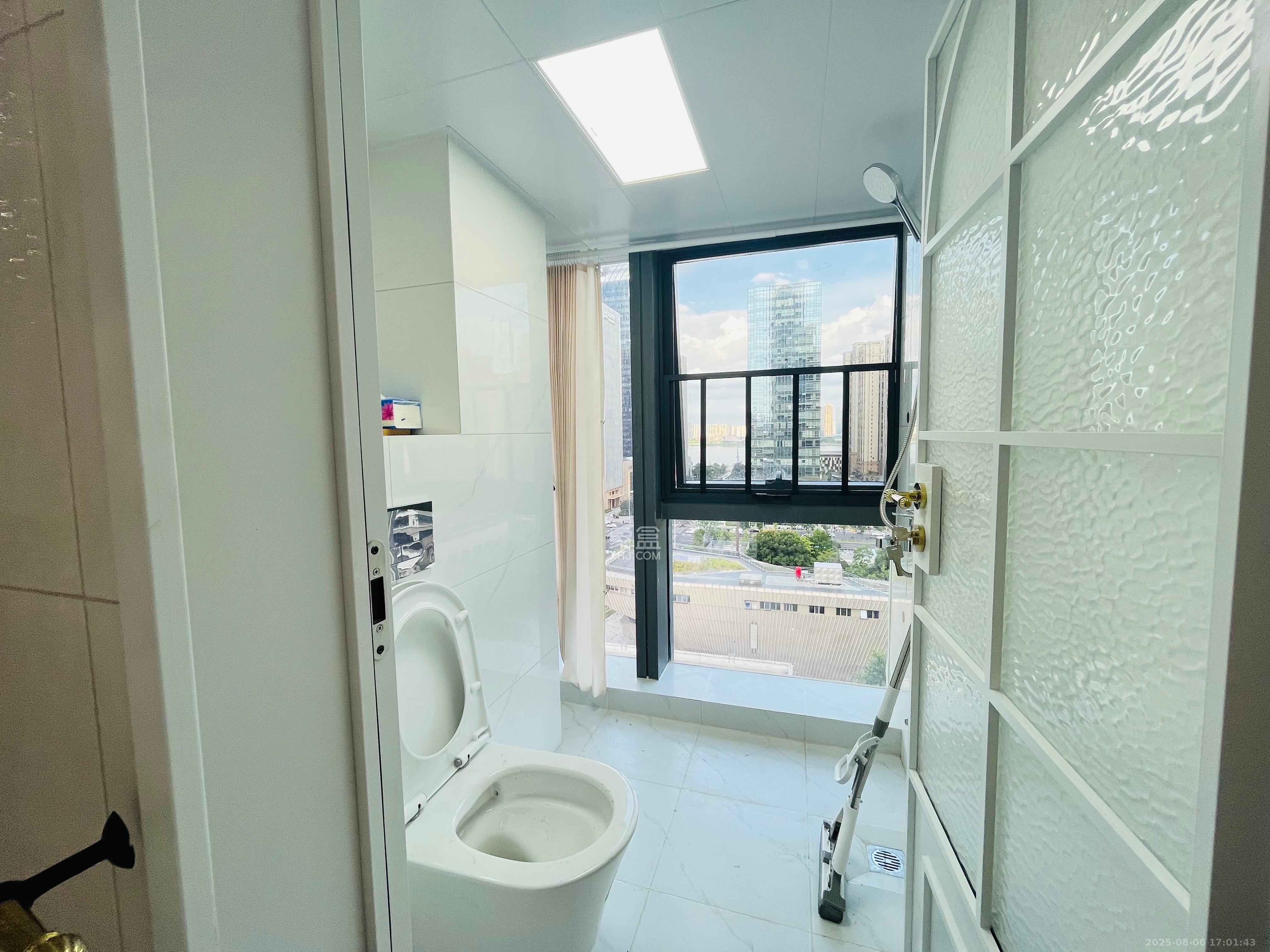 卓越中寰 2室1厅1卫 4000.0元/月 卓越中寰 2室1厅1卫 4000.0元/月室内图