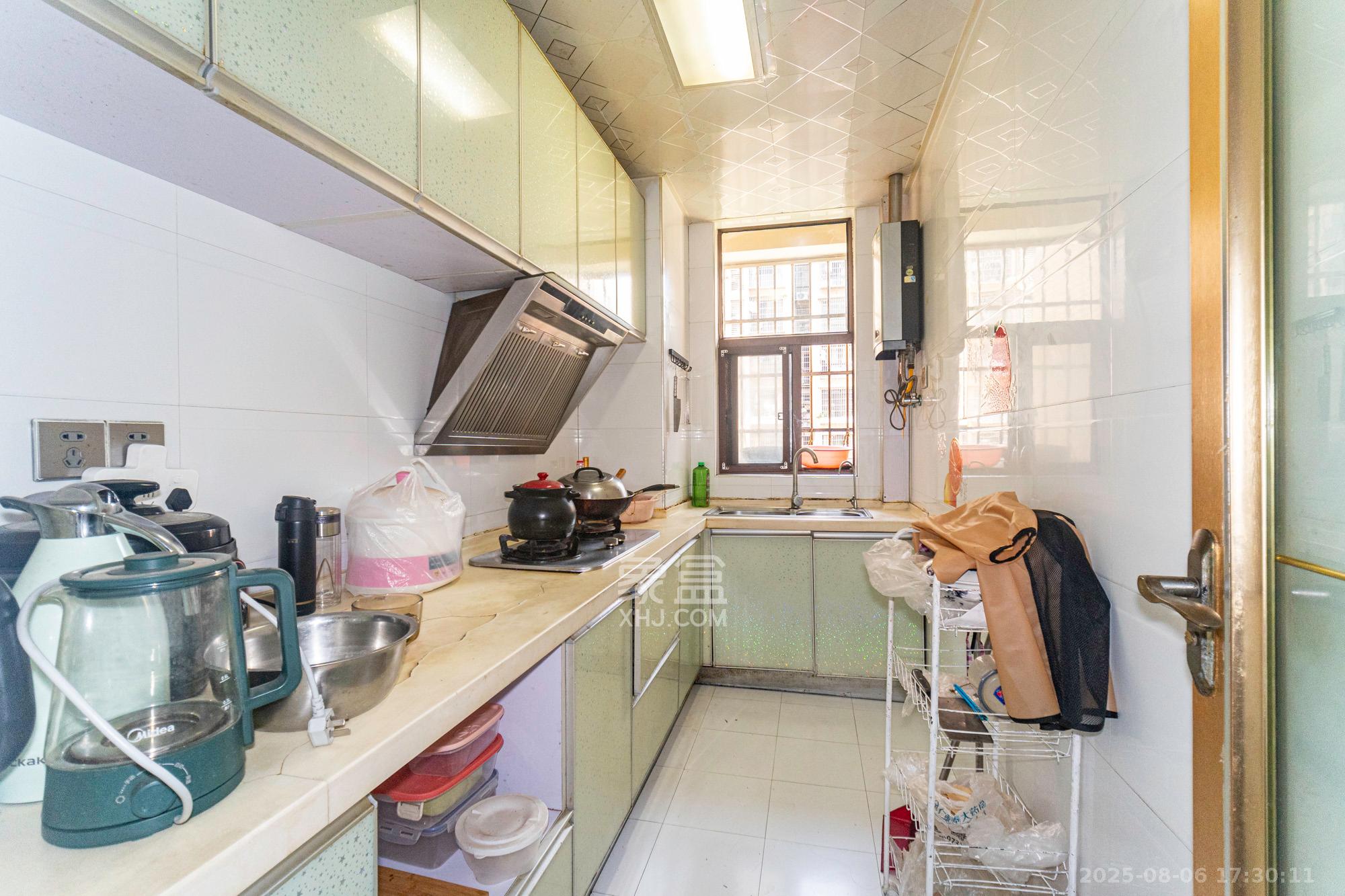 四季星城  3室2厅2卫    66.0万 四季星城  3室2厅2卫    66.0万厨房