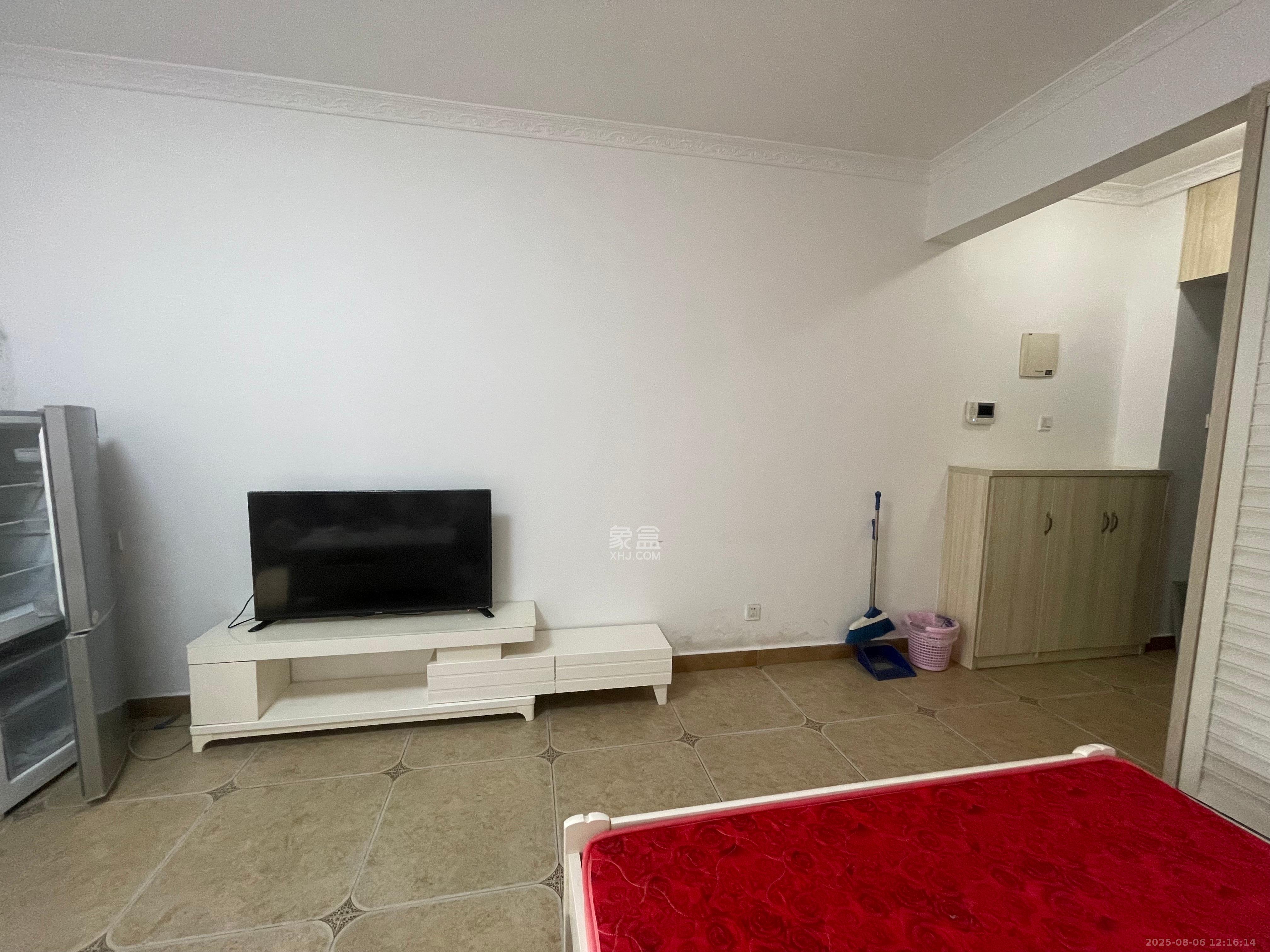 中信凯旋蓝岸（中信新城三期）  1室1厅1卫    1200.0元/月室内图