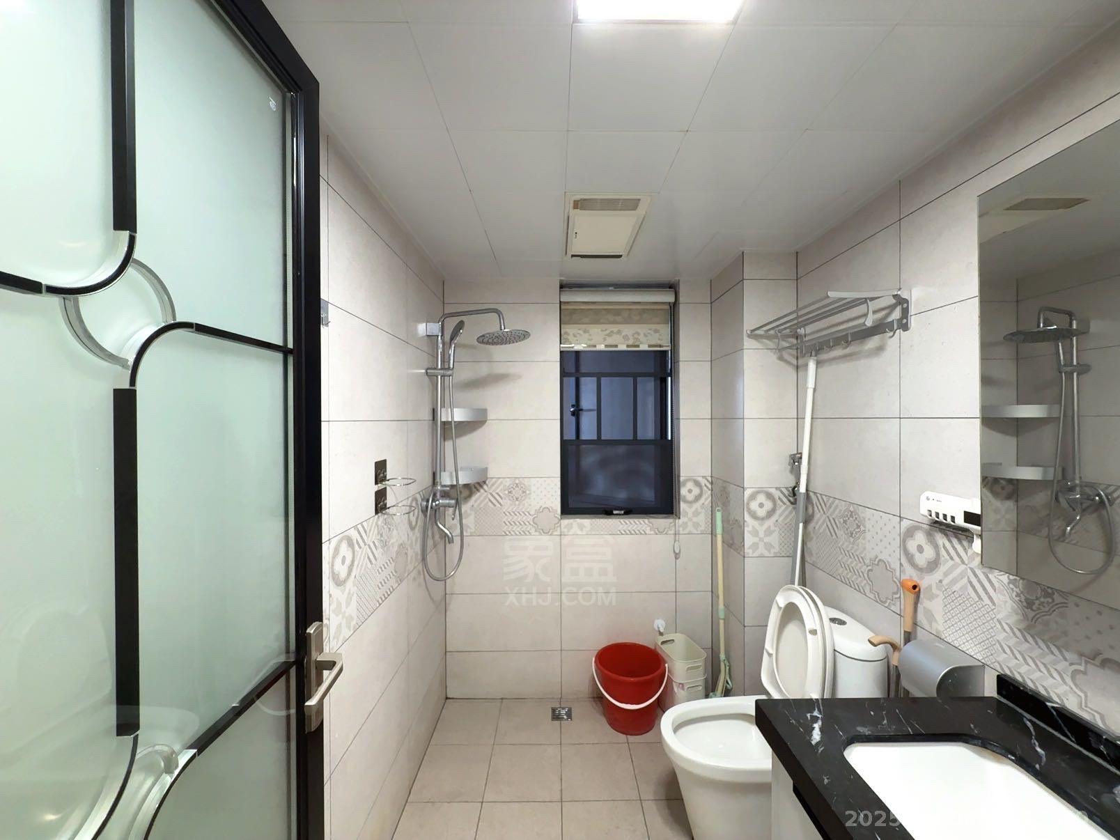 流金岁月-华晨国际 2室1厅1卫 2700.00元/月 流金岁月-华晨国际 2室1厅1卫 2700.00元/月室内图