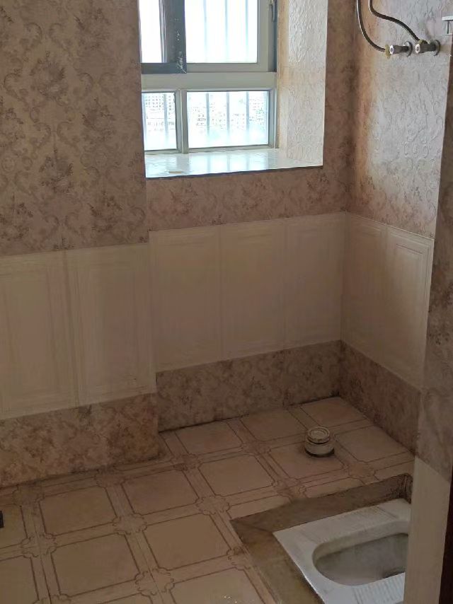 美和小区  4室2厅2卫   2900.00元/月室内图
