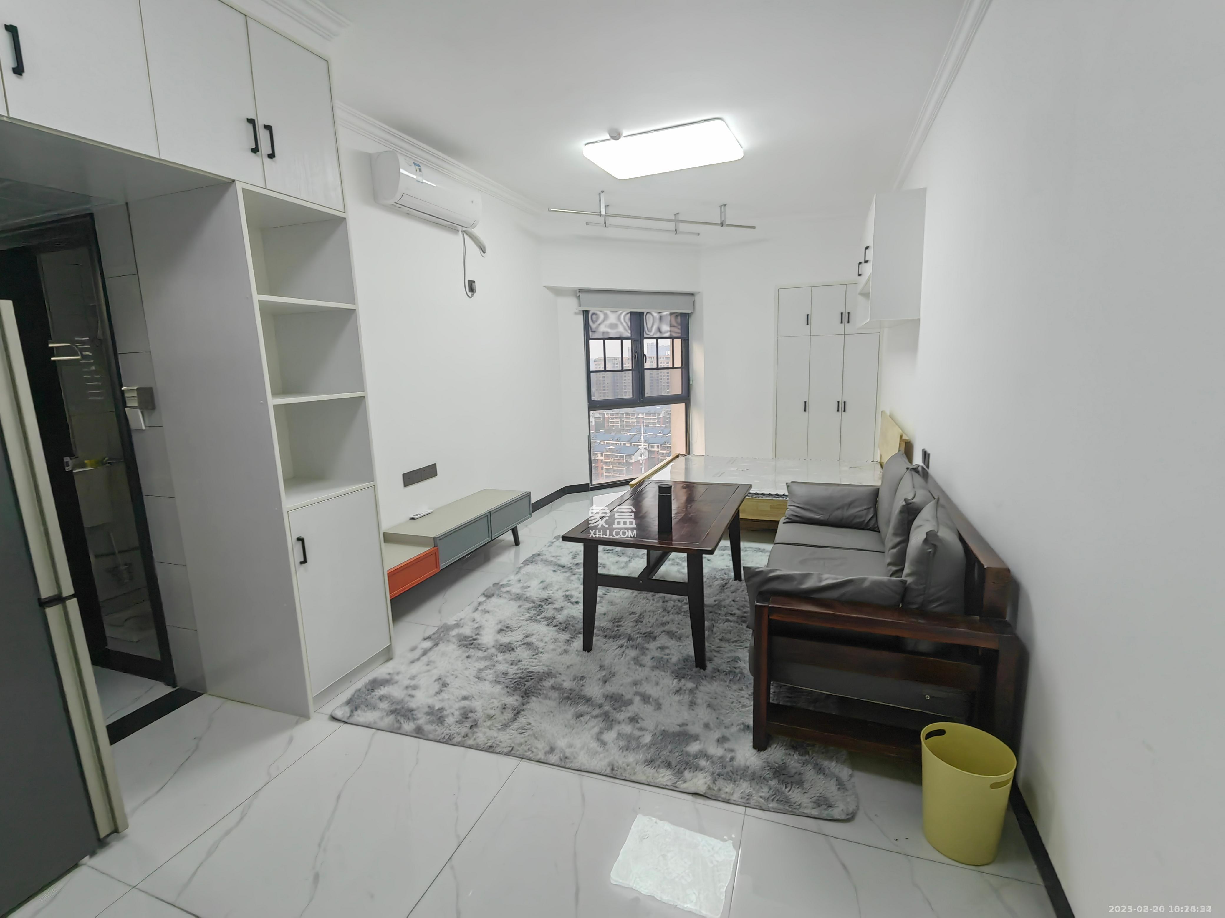 绿洲花园  1室1厅1卫    1800.0元/月室内图