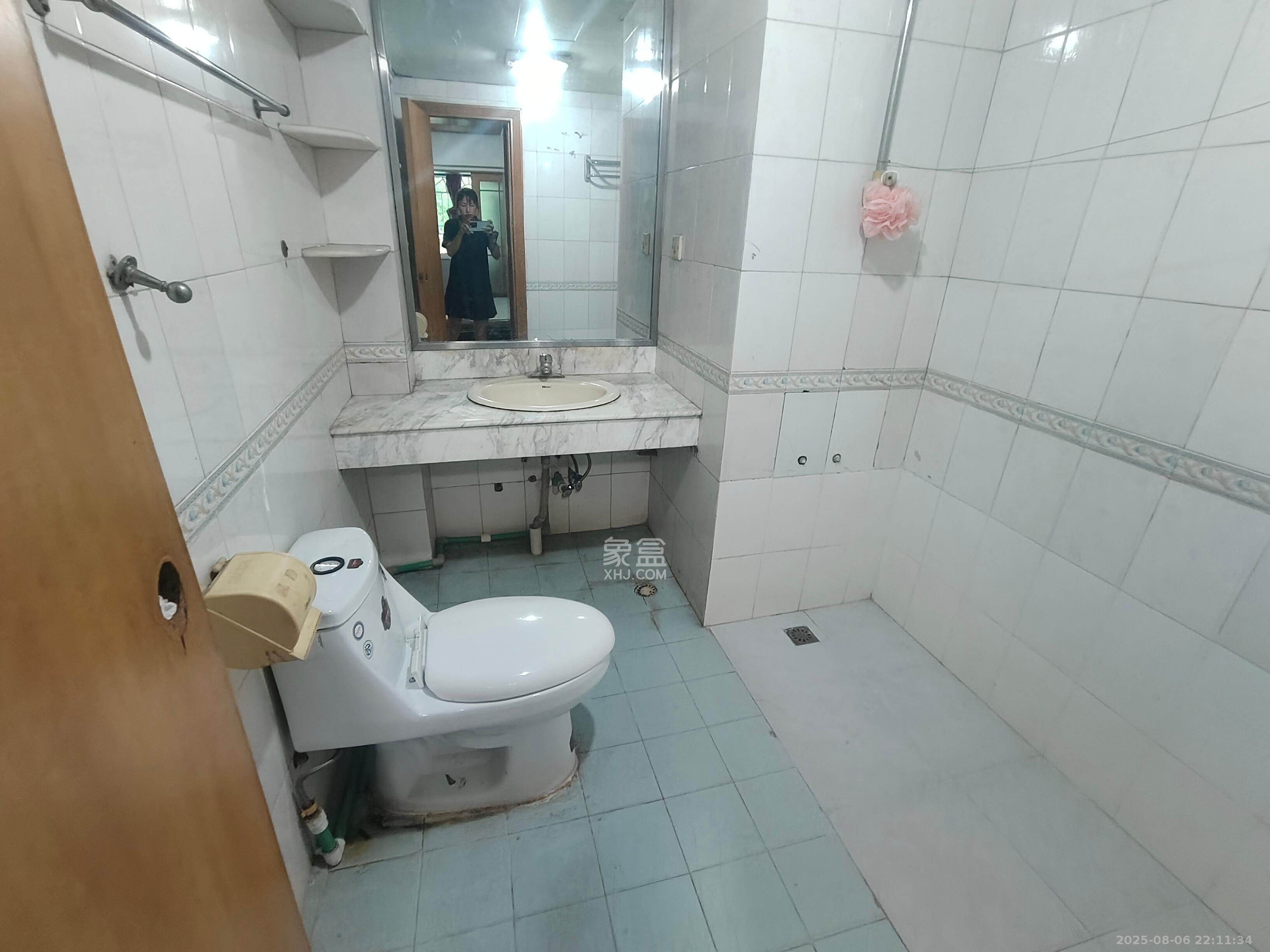 振业小区 3室1厅2卫 2000.0元/月 振业小区 3室1厅2卫 2000.0元/月室内图