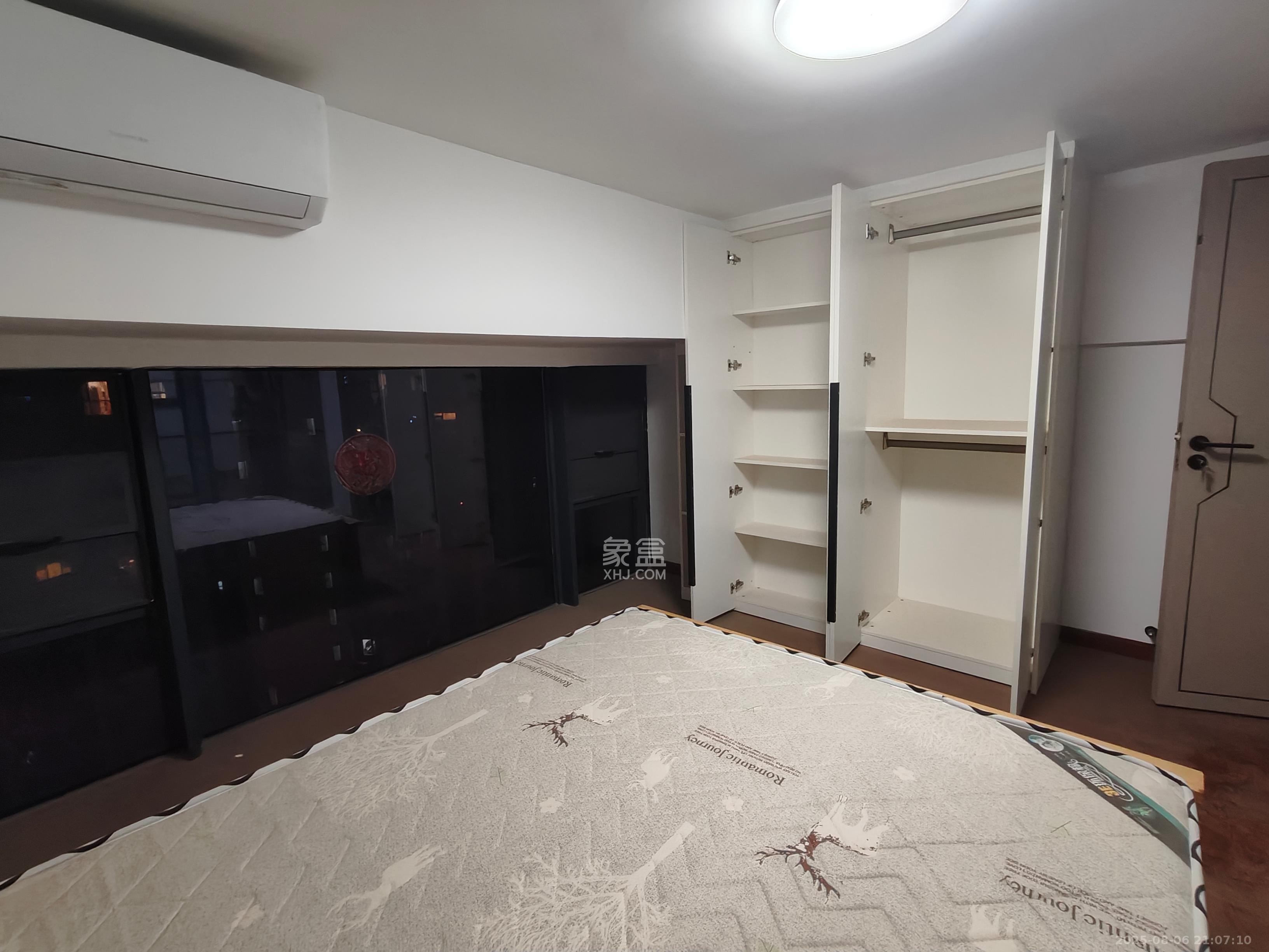 长燃润和天地(长润小区印湘江) 2室2厅1卫 1800.0元/月 长燃润和天地(长润小区印湘江) 2室2厅1卫 1800.0元/月室内图