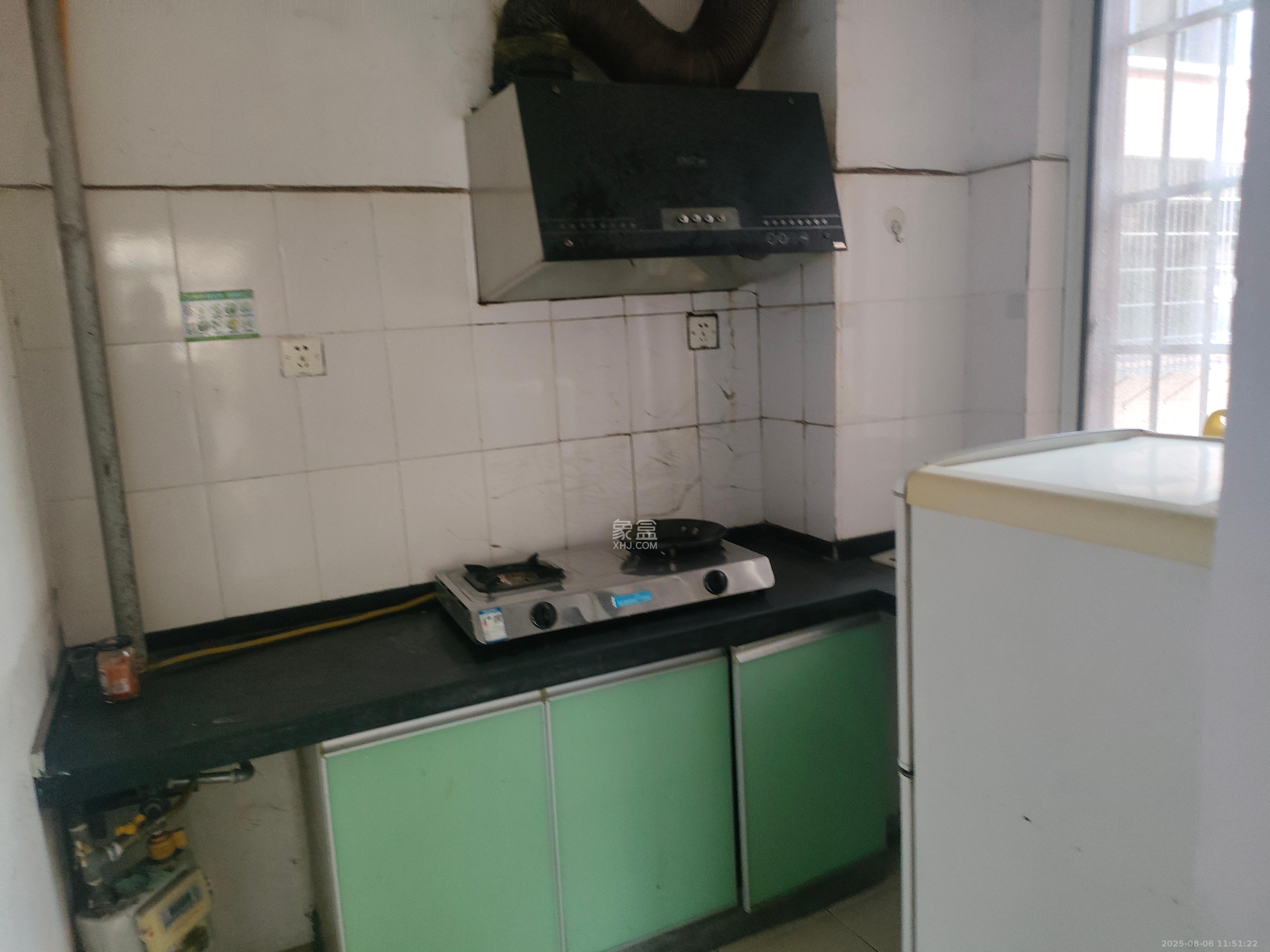 润芳园 1室1厅1卫 1500.0元/月 润芳园 1室1厅1卫 1500.0元/月室内图