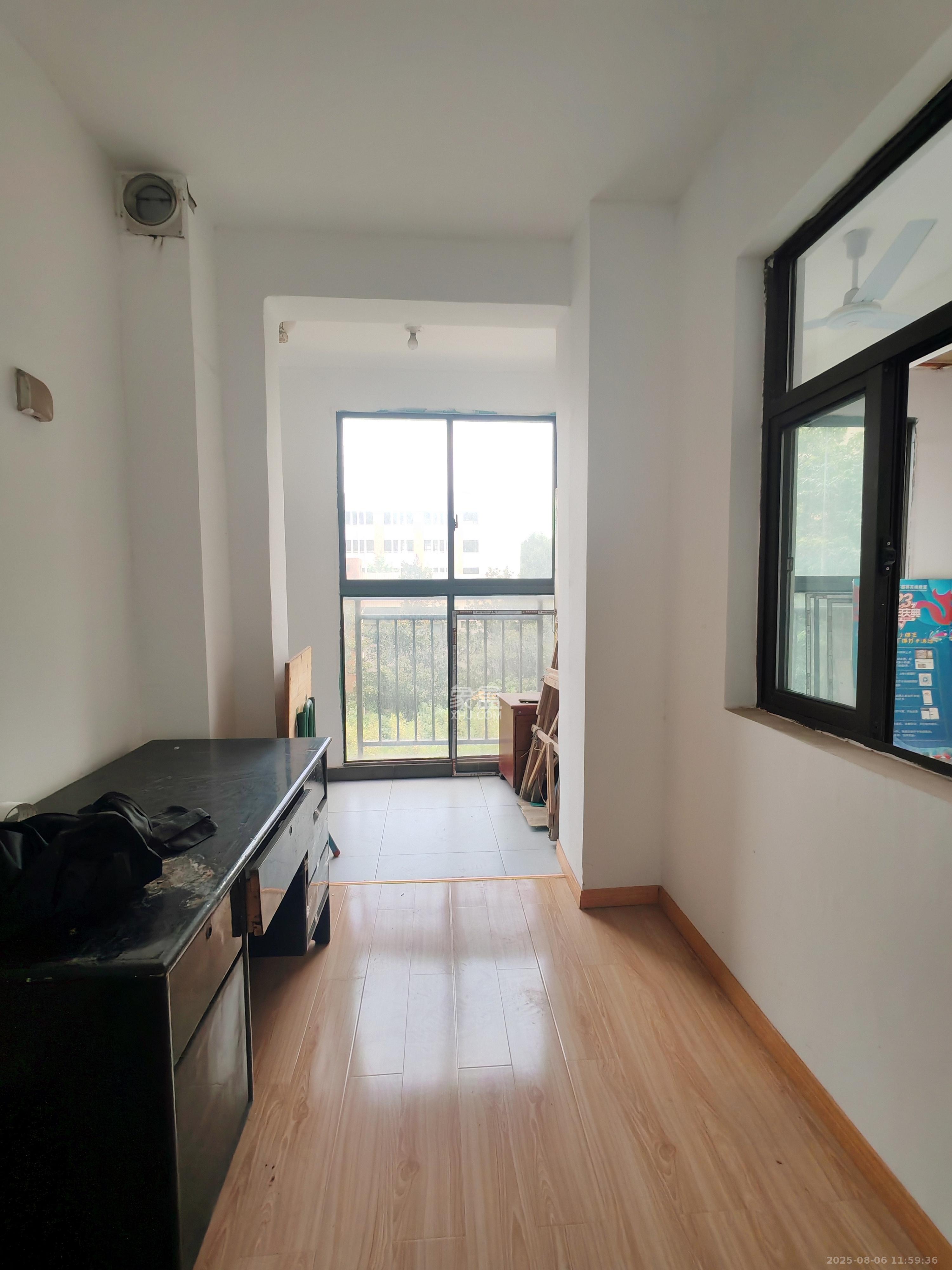 南枫时光 4室2厅2卫 3500.0元/月 南枫时光 4室2厅2卫 3500.0元/月室内图