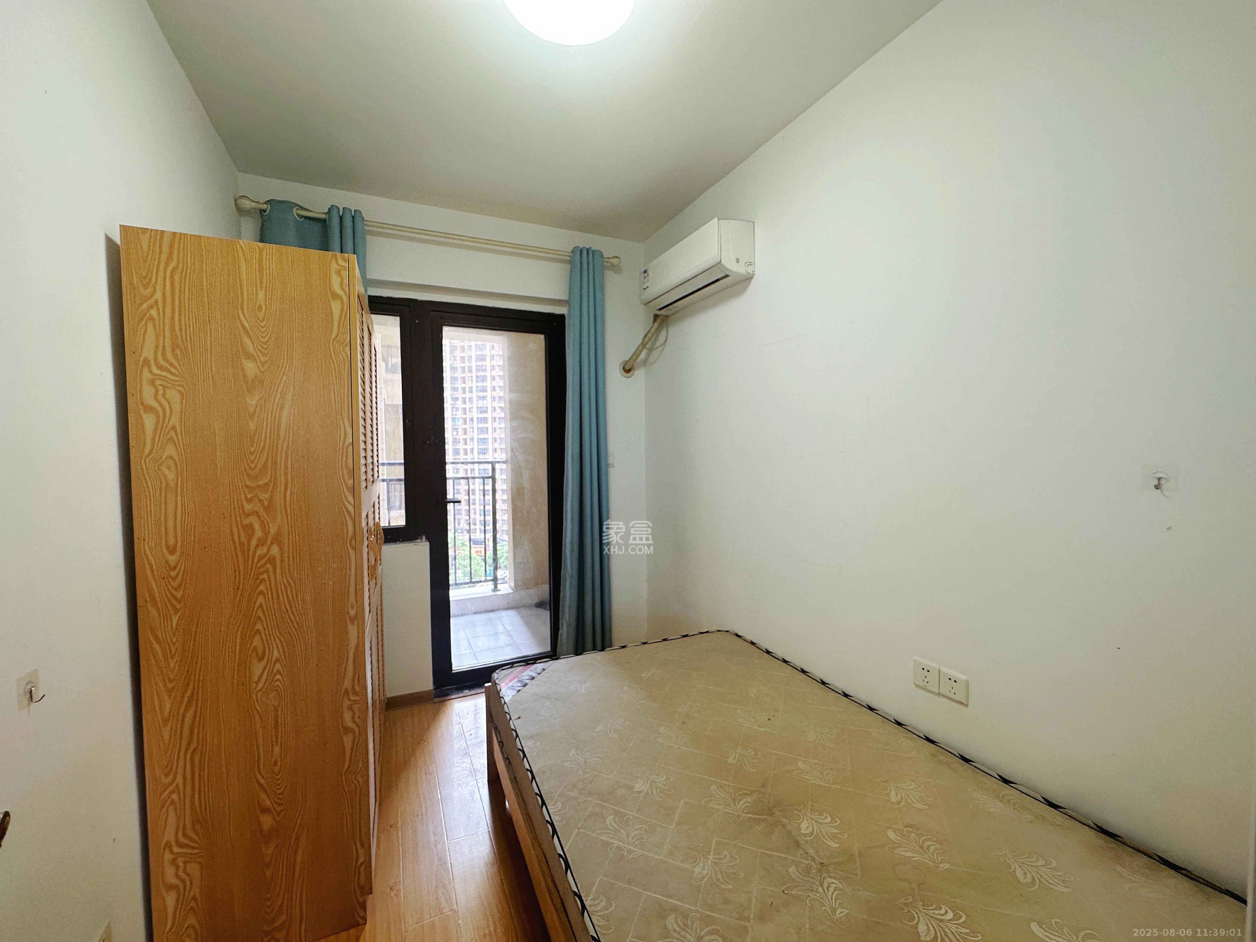 融创融公馆(融创臻苑) 4室2厅2卫 2100.0元/月 融创融公馆(融创臻苑) 4室2厅2卫 2100.0元/月室内图