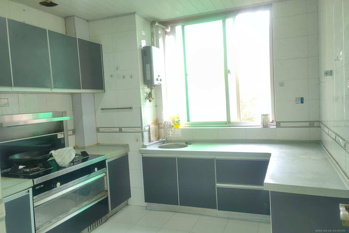 维一星城  3室2厅2卫    3000.0元/月 维一星城  3室2厅2卫    3000.0元/月室内图