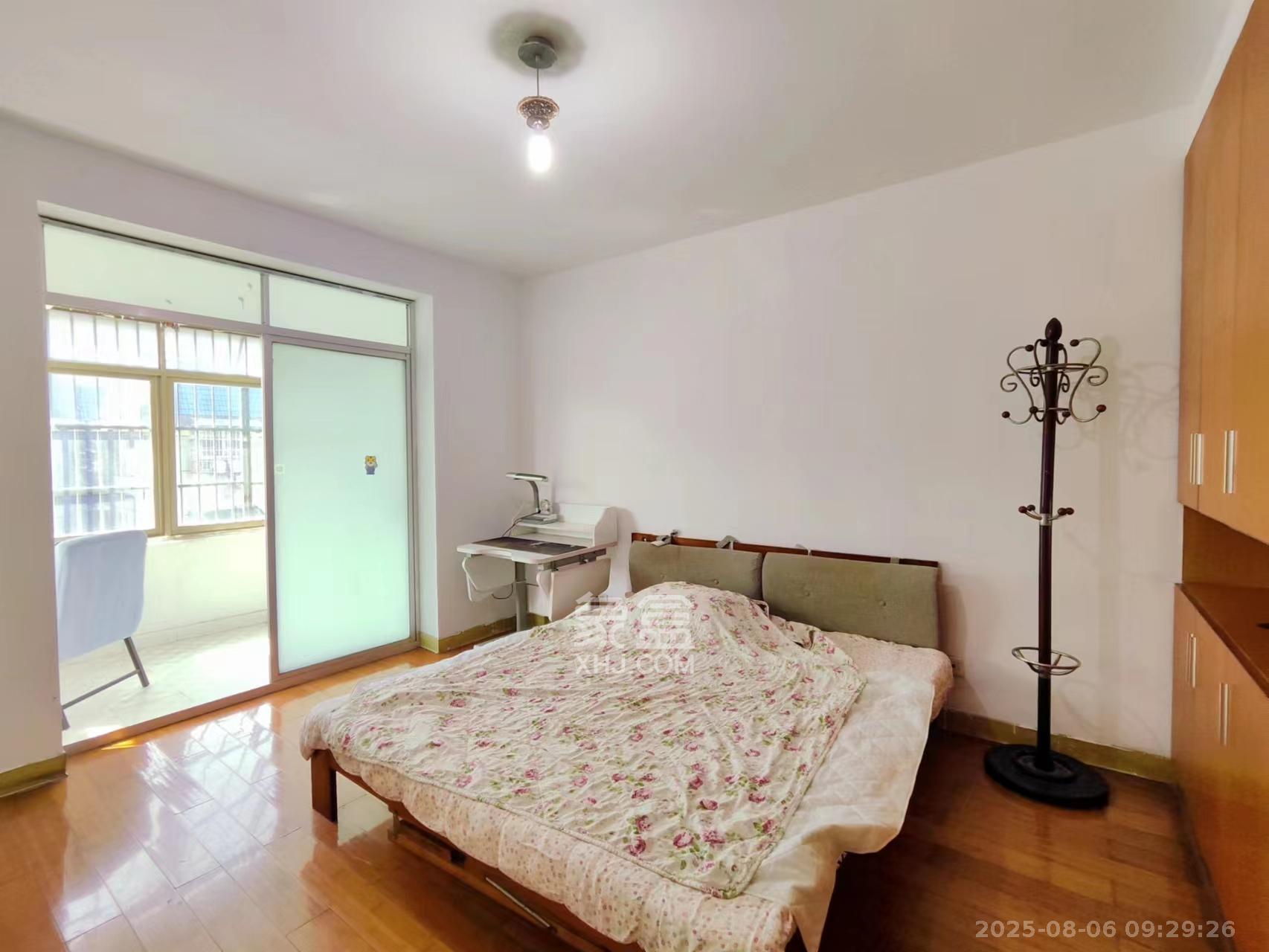 新世纪家园 3室2厅2卫 2200.0元/月 新世纪家园 3室2厅2卫 2200.0元/月室内图