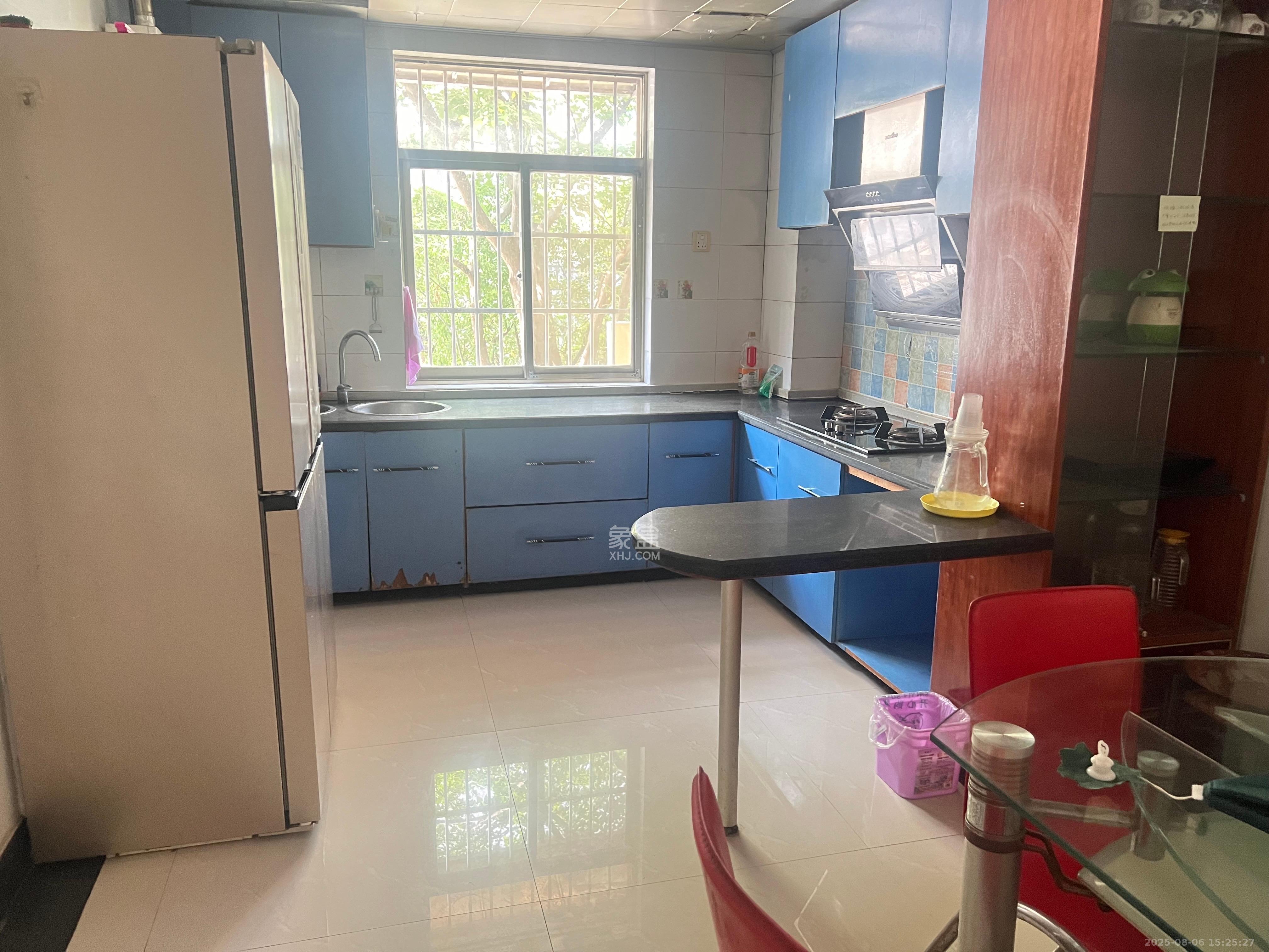 鑫园 3室1厅1卫 2300.0元/月 鑫园 3室1厅1卫 2300.0元/月室内图