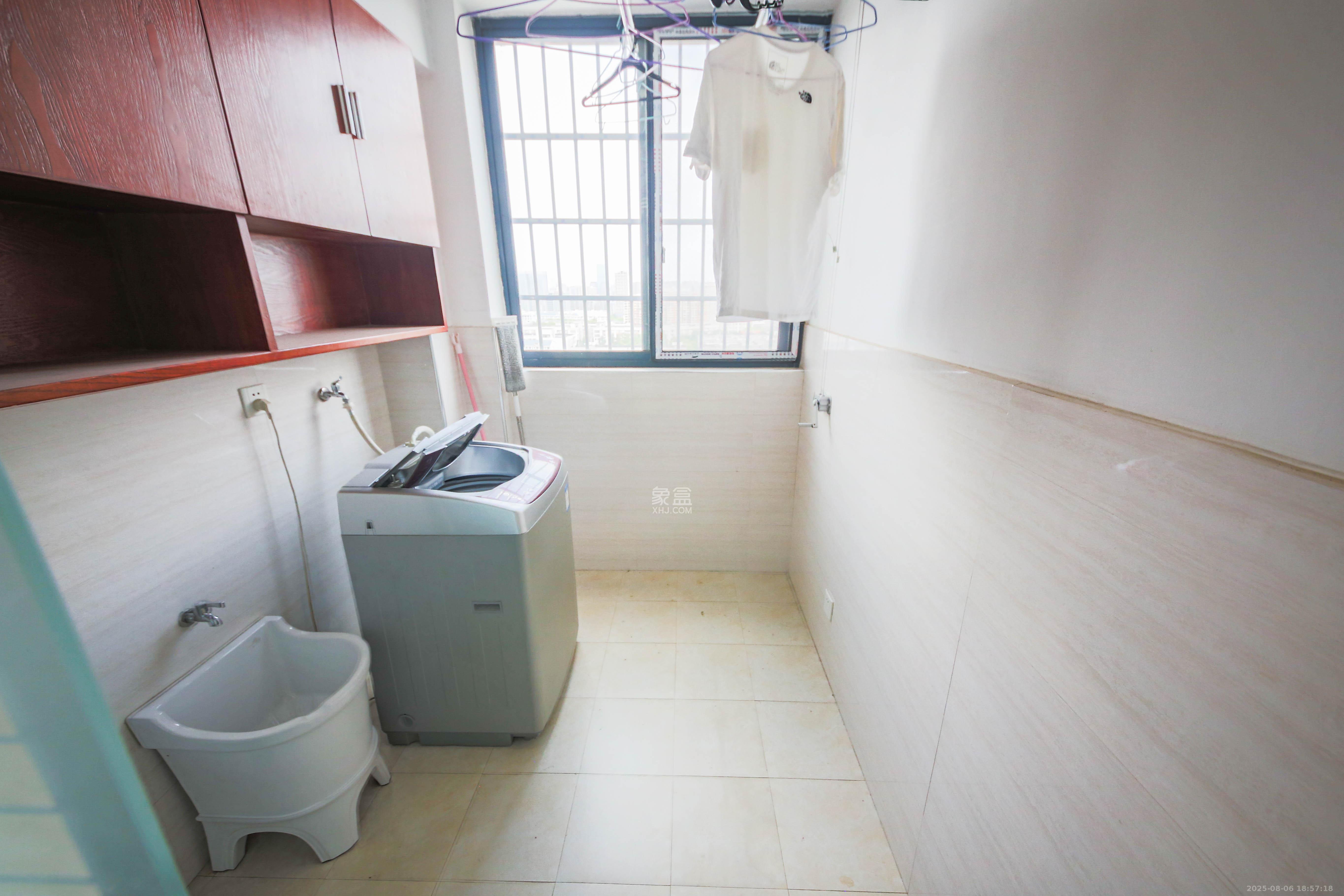 青园 3室2厅2卫 140.0万 青园 3室2厅2卫 140.0万阳台