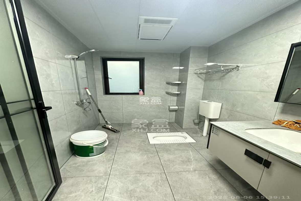 保利大都汇四期  3室2厅2卫    3500.0元/月 保利大都汇四期  3室2厅2卫    3500.0元/月室内图