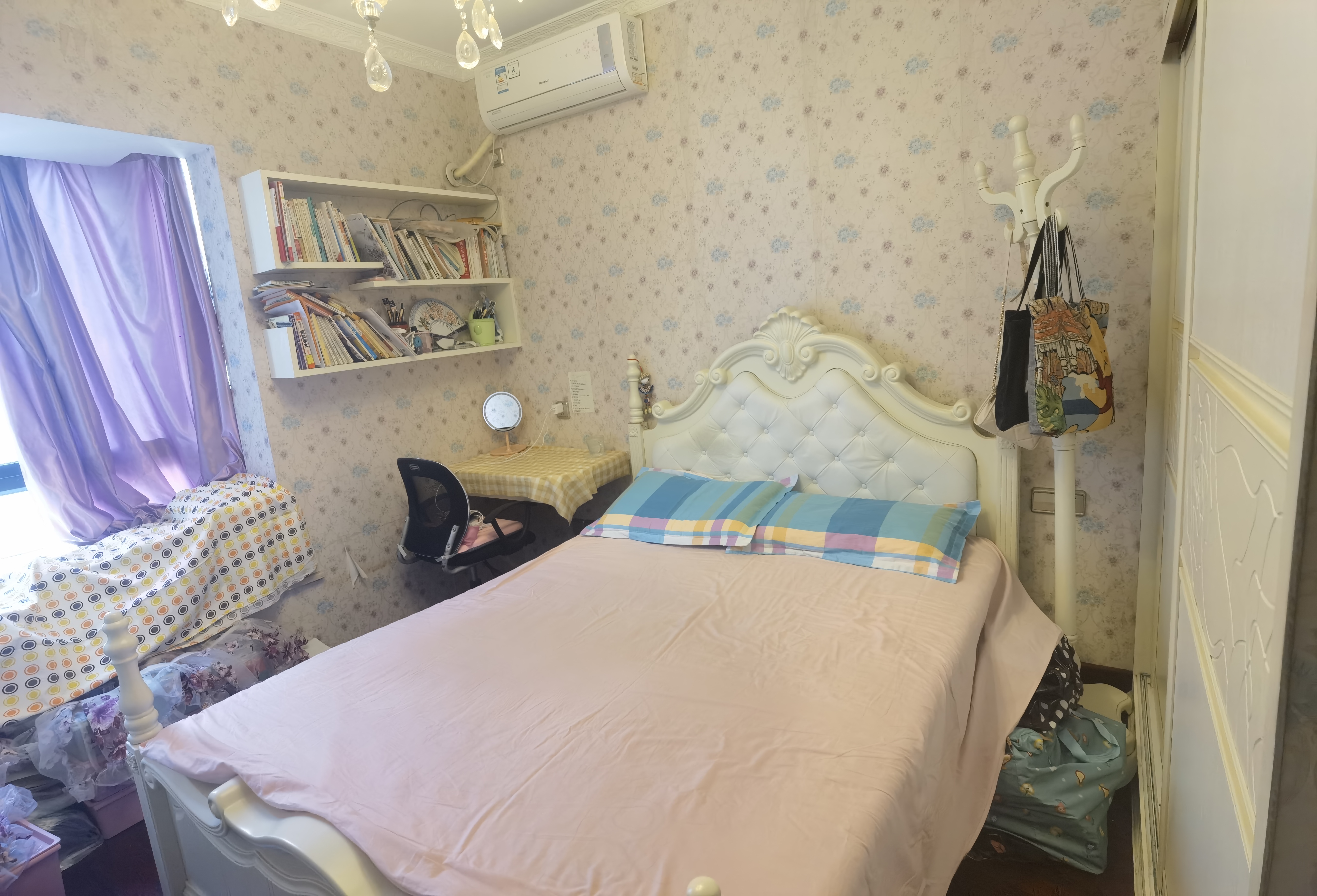 市交通运输局(平安花园小区) 4室2厅2卫 78.8万 市交通运输局(平安花园小区) 4室2厅2卫 78.8万客厅