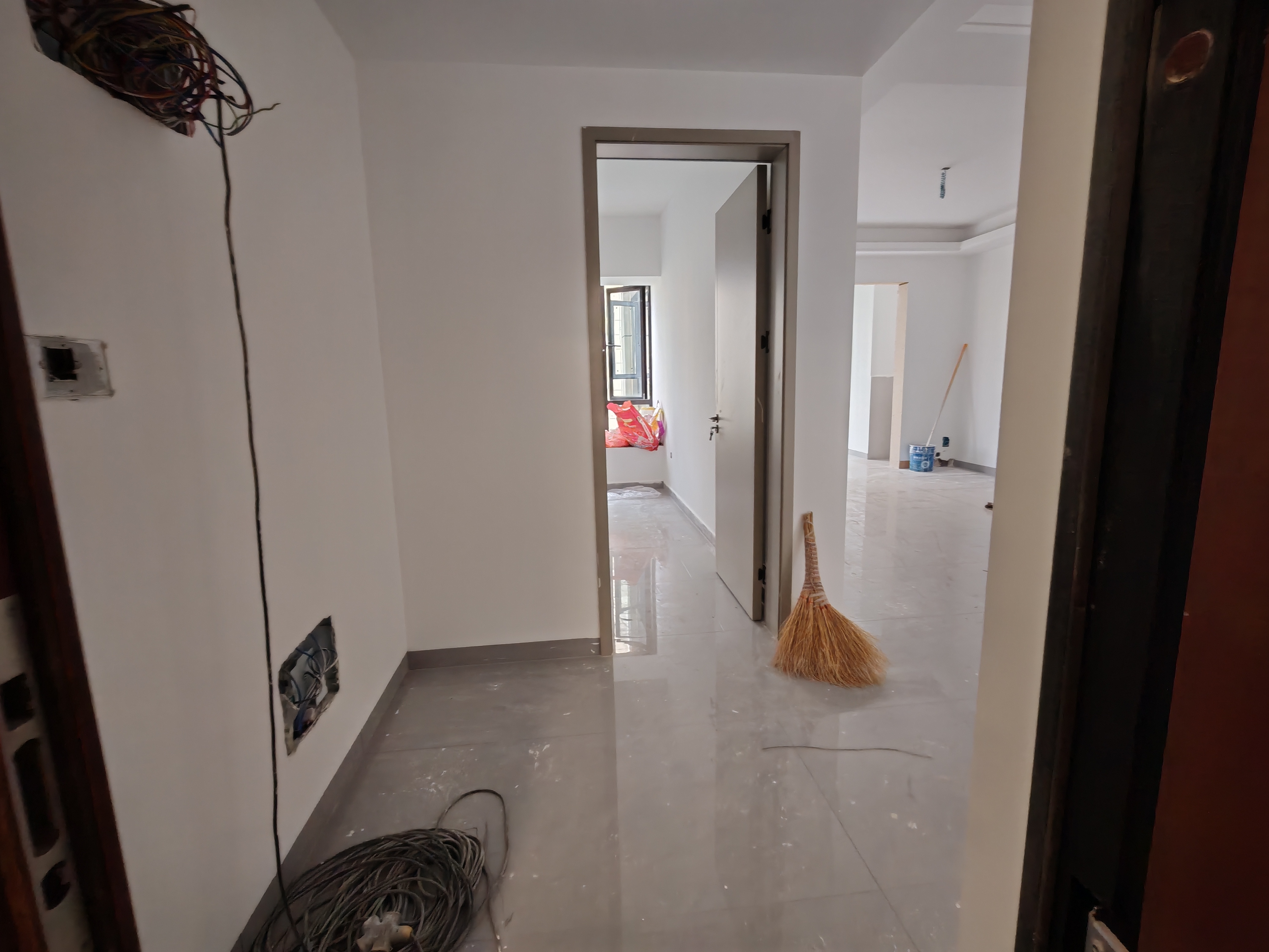 荣盛华府 4室2厅2卫 2800.0元/月 荣盛华府 4室2厅2卫 2800.0元/月室内图