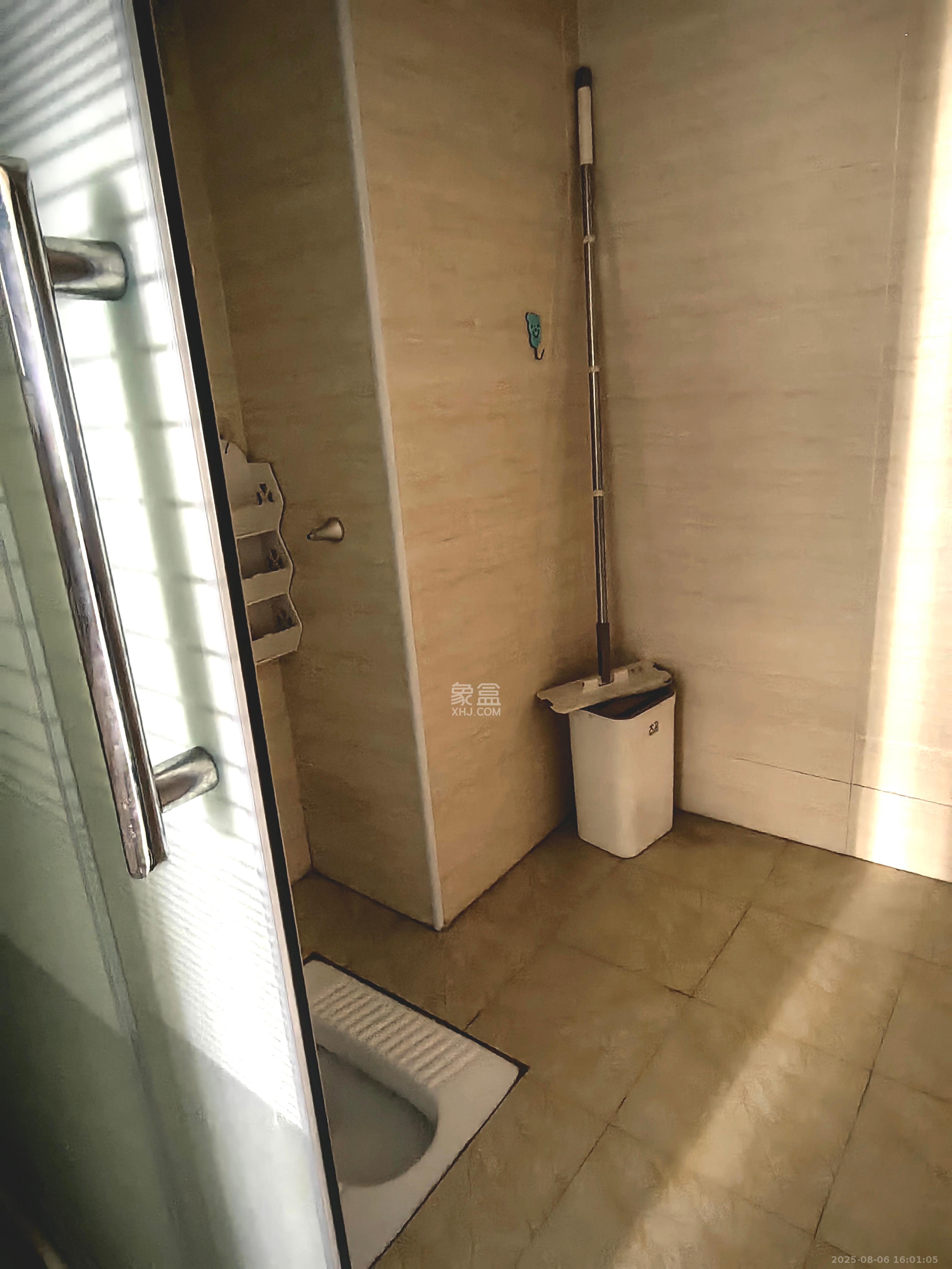 金茂梅溪湖  3室2厅2卫   3200.00元/月室内图