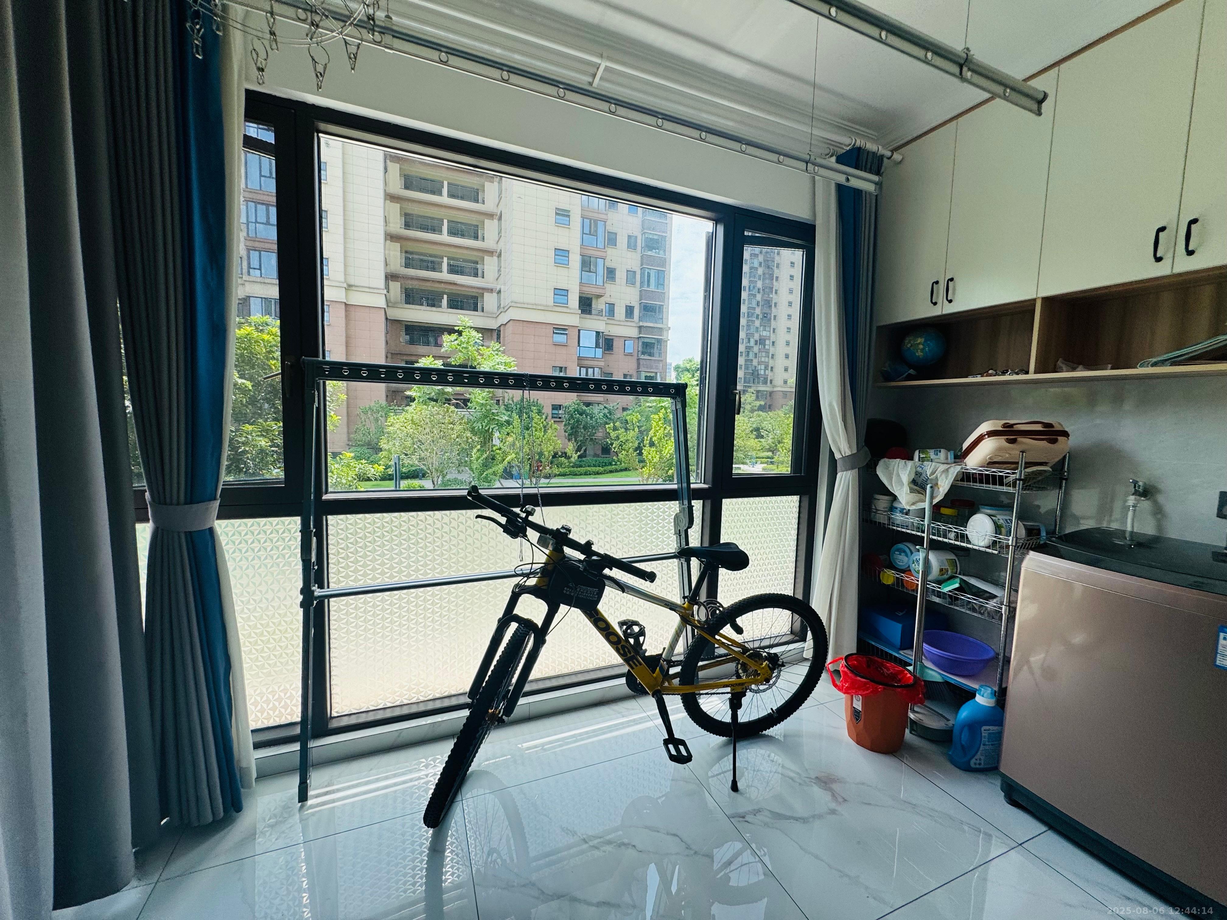 亿都时光 3室2厅2卫 1800.0元/月 亿都时光 3室2厅2卫 1800.0元/月室内图