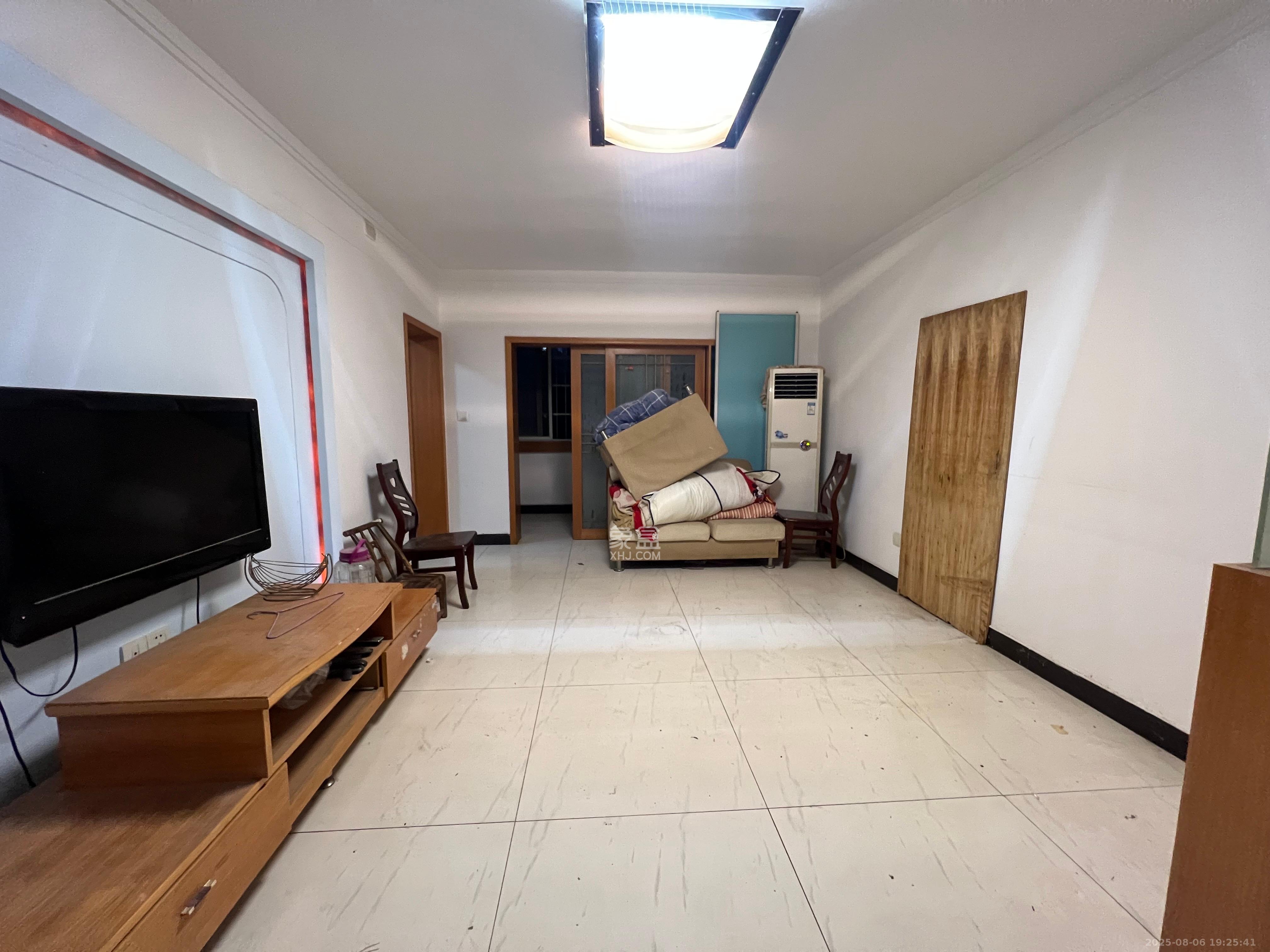 德润园 3室2厅1卫 2200.0元/月 德润园 3室2厅1卫 2200.0元/月室内图