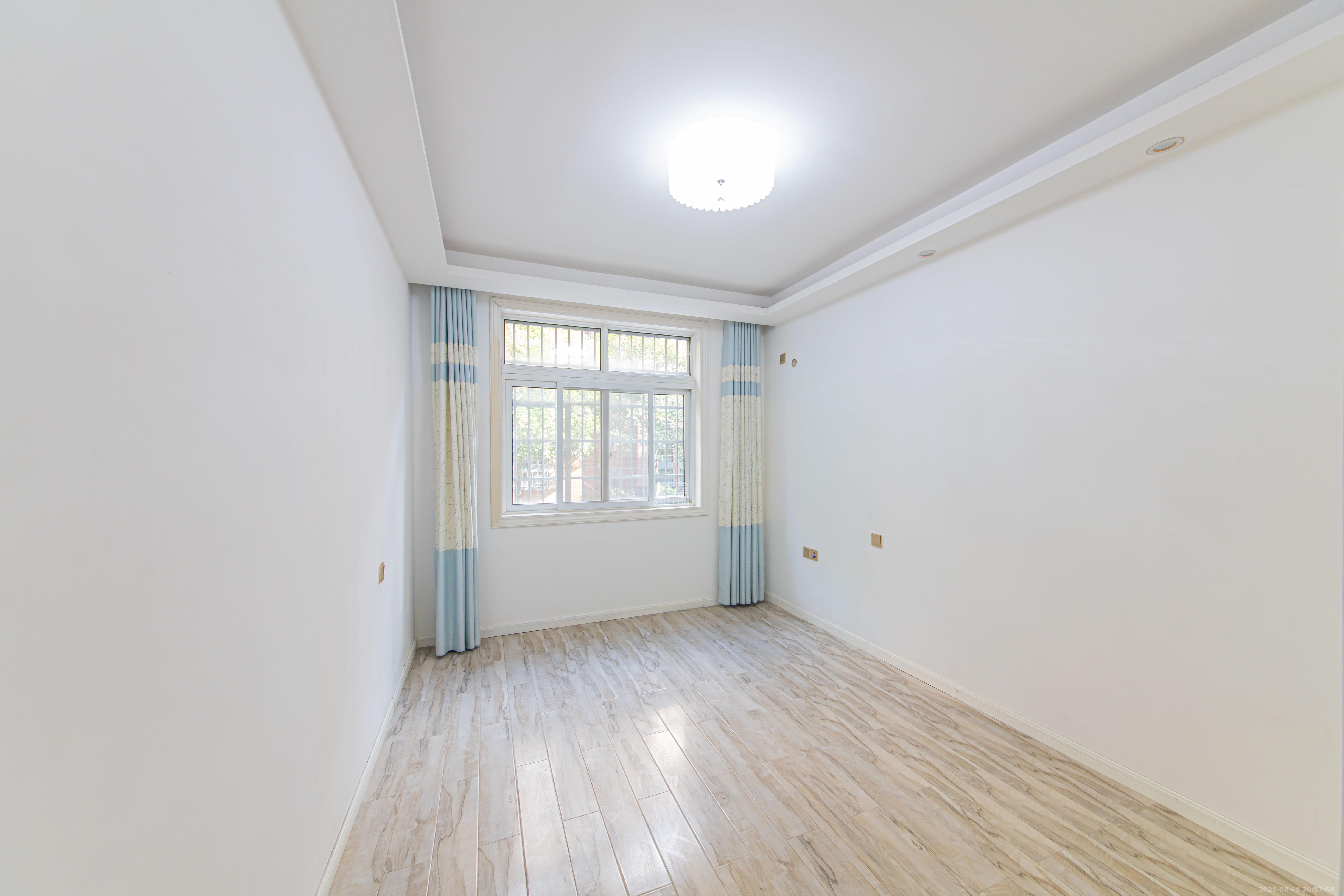 山水印象(愿景想山)  3室1厅1卫    56.0万 山水印象(愿景想山)  3室1厅1卫    56.0万卧室