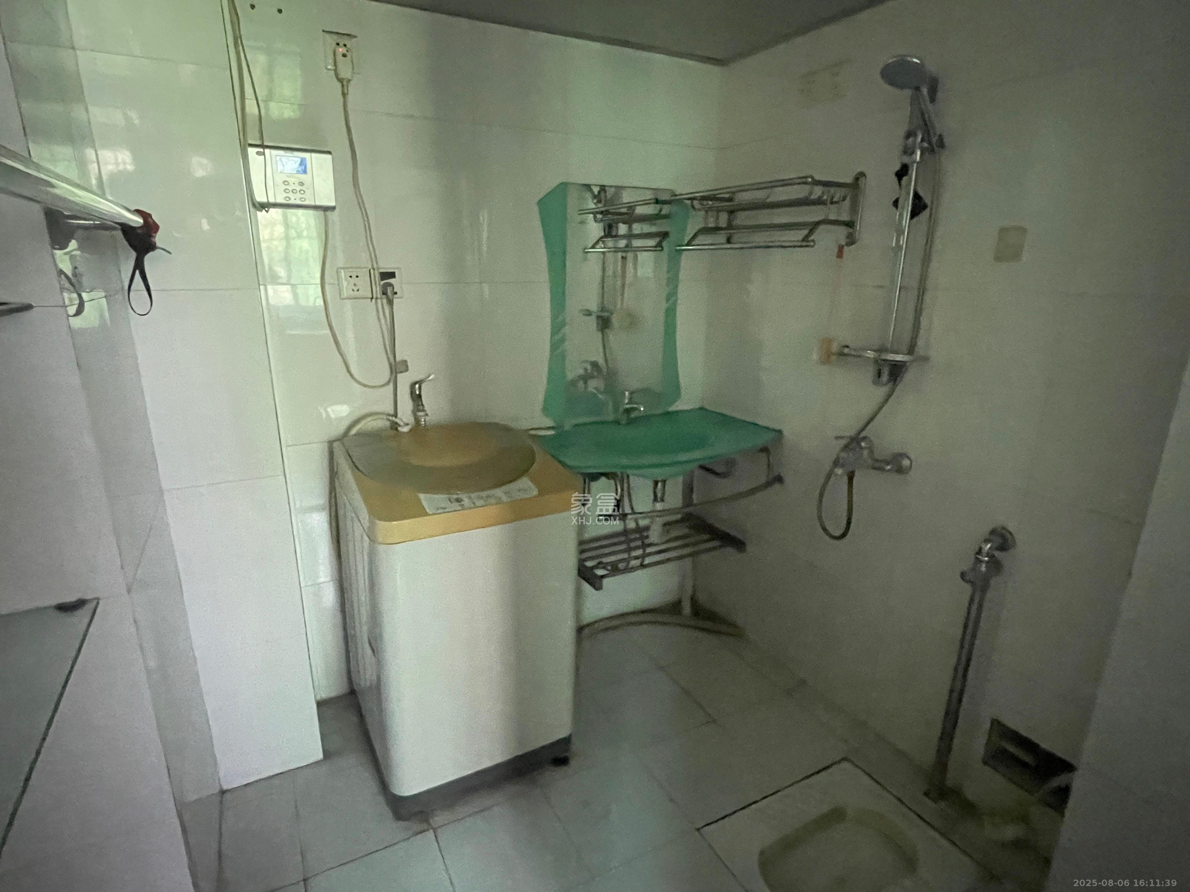 中南汽车世界  2室2厅1卫    1188.0元/月室内图