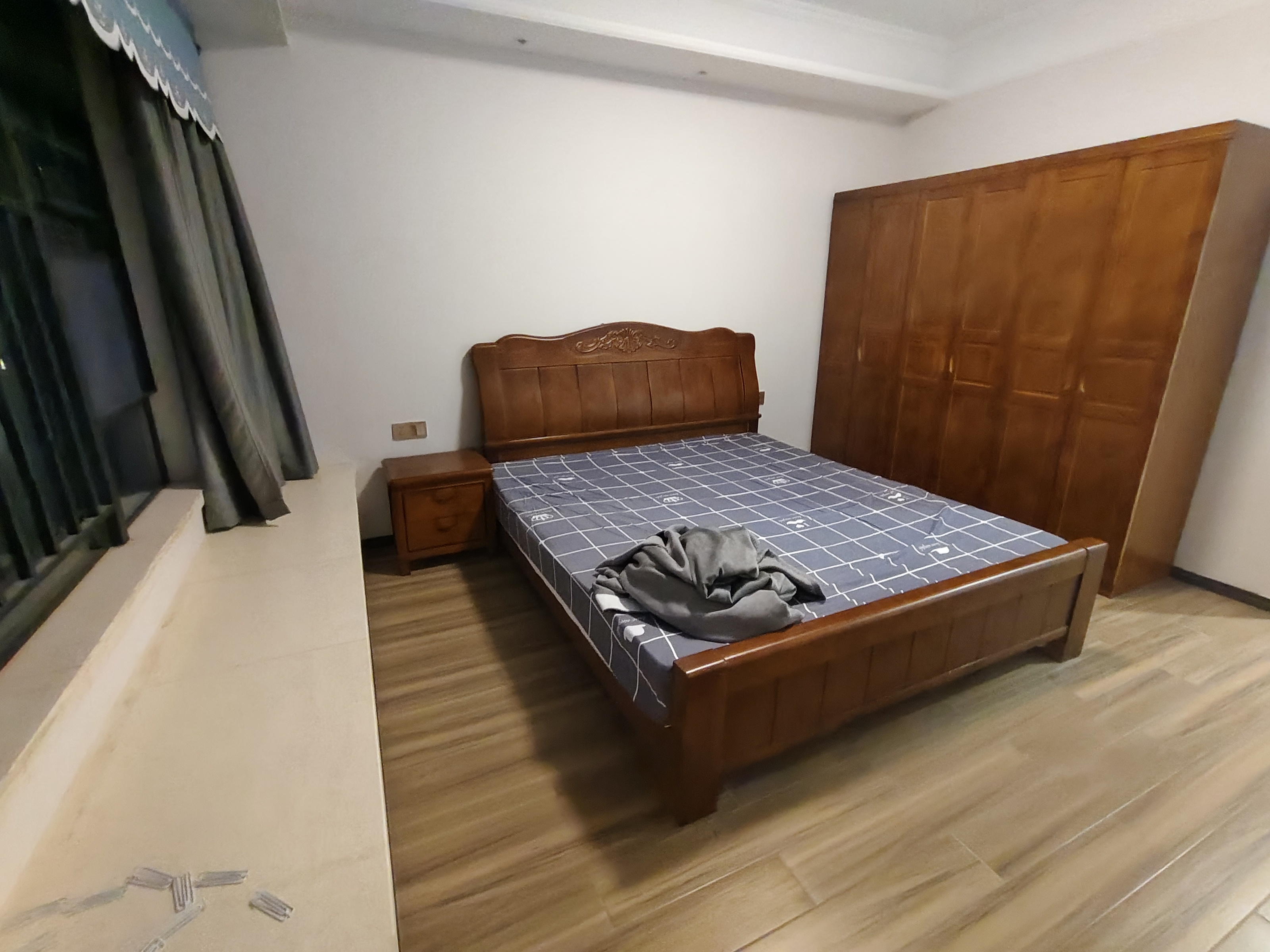 天街华府（海南新天地）  4室2厅2卫   4500.00元/月室内图